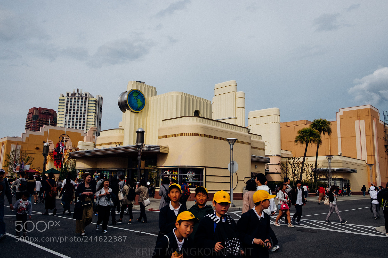 Fujifilm X-E2 sample photo. People in universal studio photography