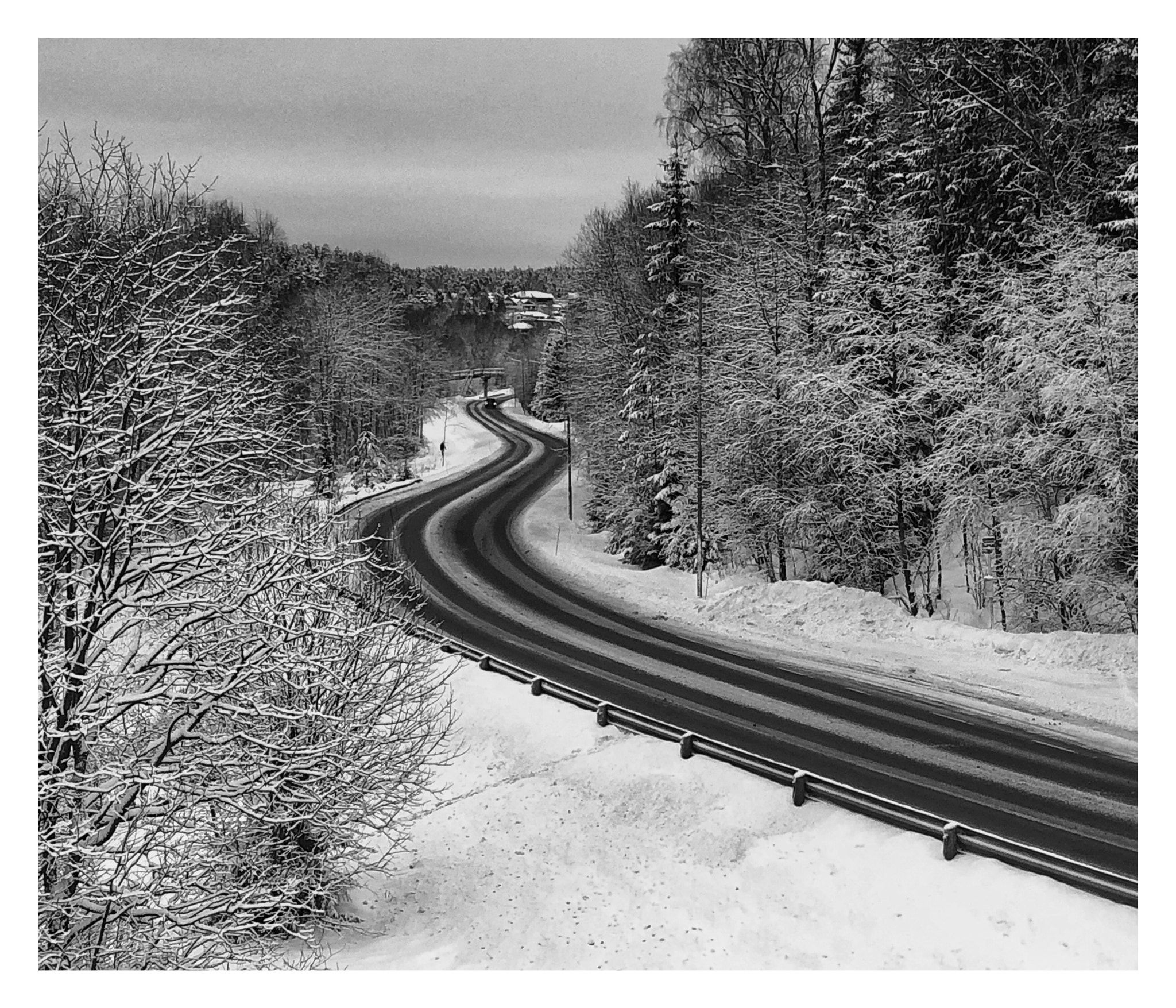 Jag.gr 645 PRO Mk III for Apple iPhone 8 sample photo. Winding road photography