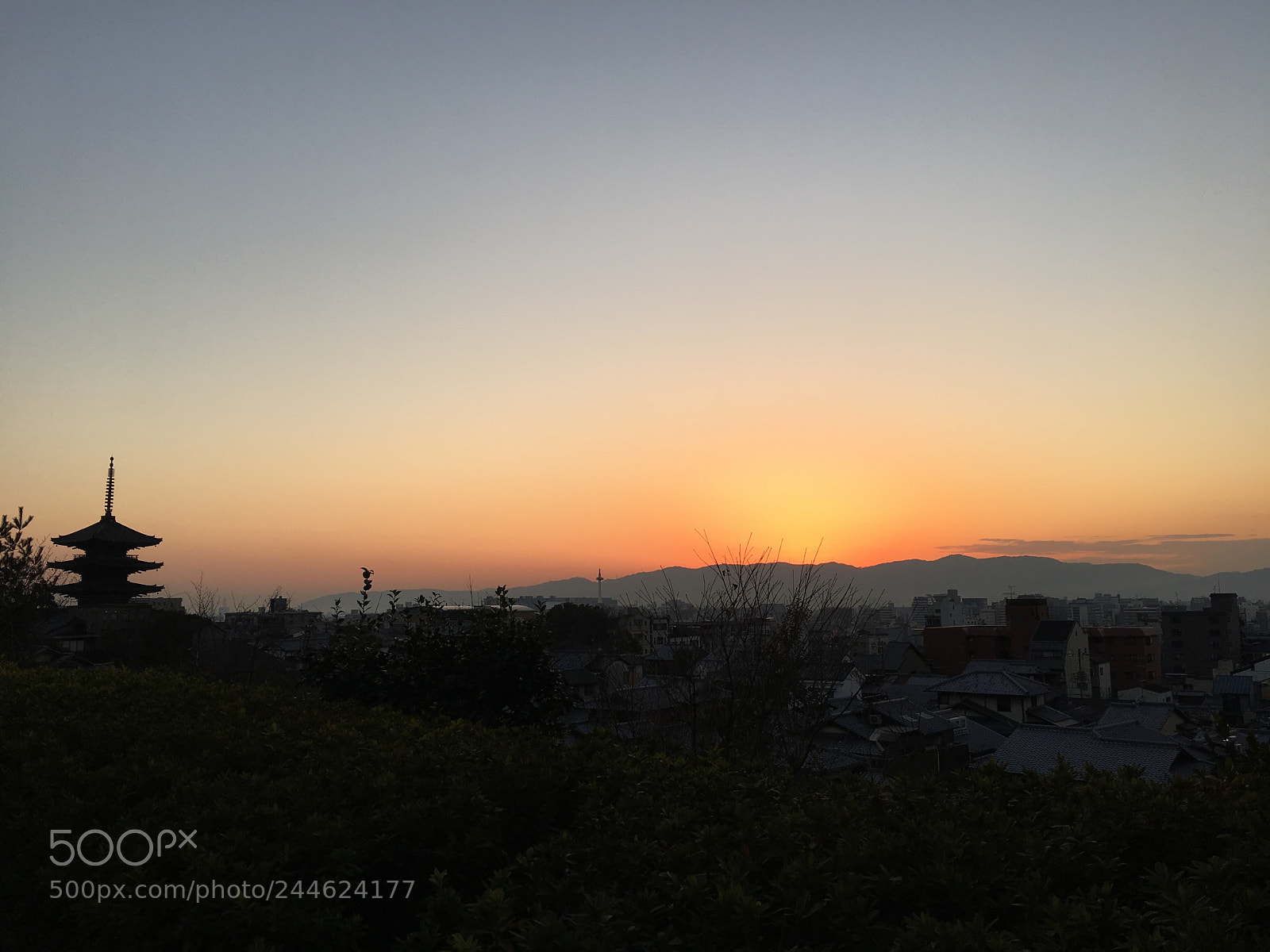 Apple iPhone 6s sample photo. Goodnight kyoto photography