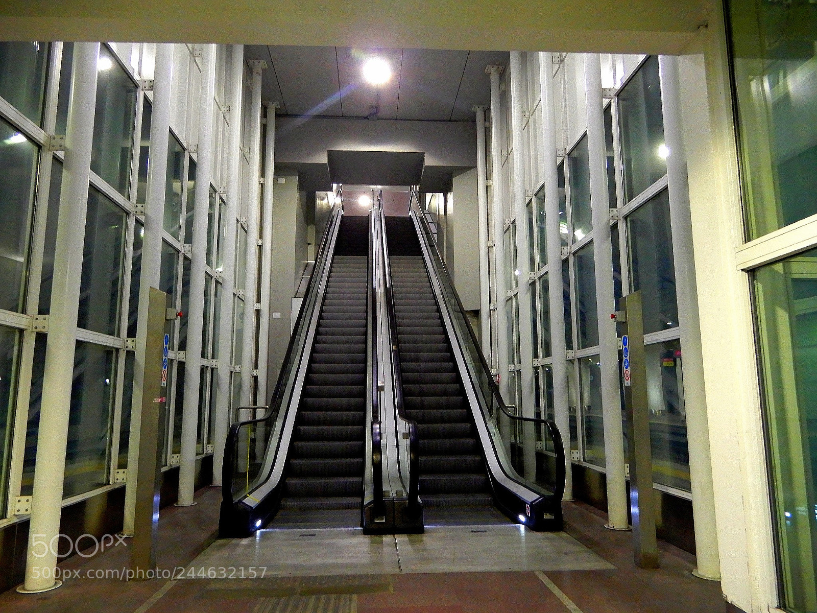 Nikon Coolpix A900 sample photo. "lines ... sliding" photography
