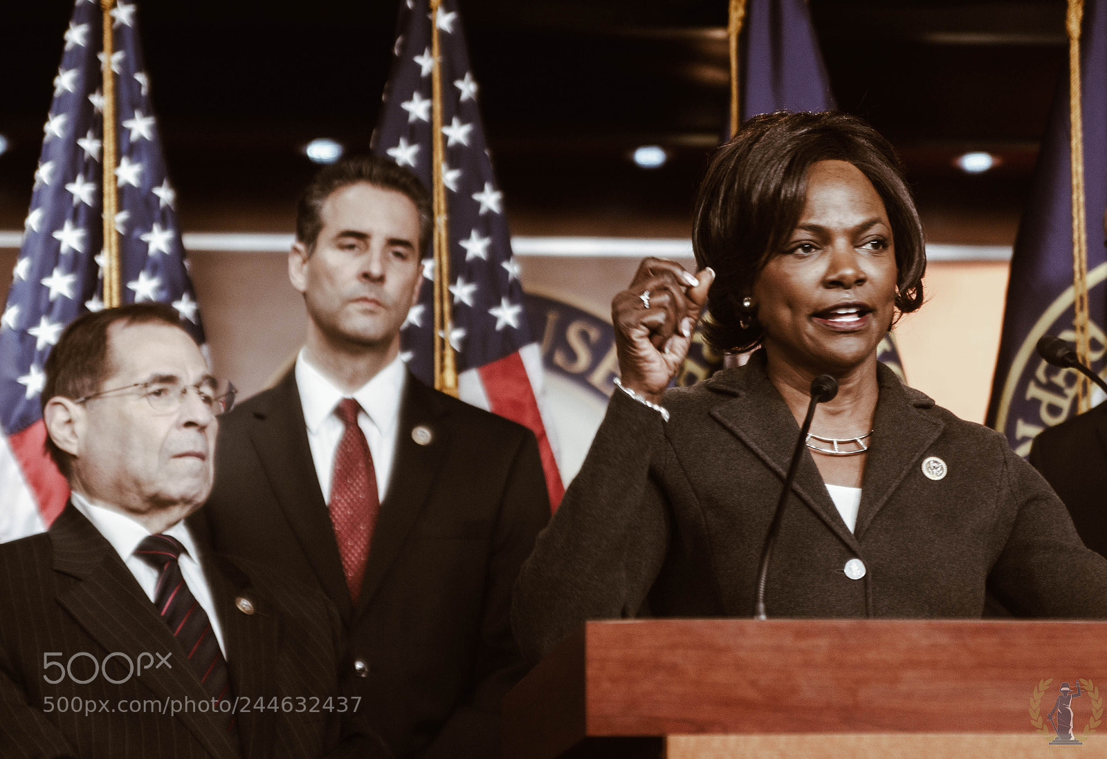 Canon EOS 1200D (EOS Rebel T5 / EOS Kiss X70 / EOS Hi) sample photo. Mueller press cnference photography