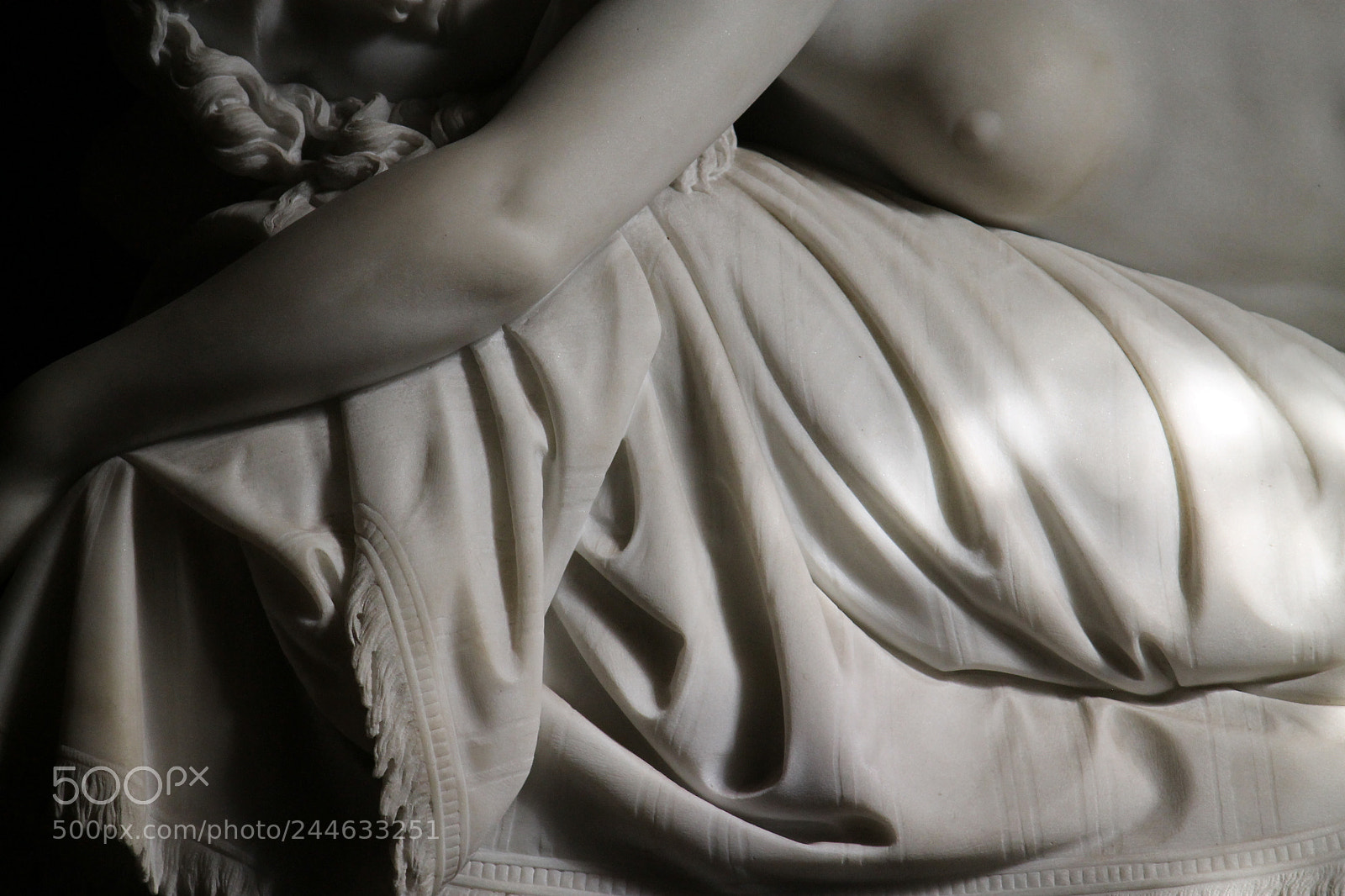 Canon EF-S 55-250mm F4-5.6 IS II sample photo. Game of shadows photography