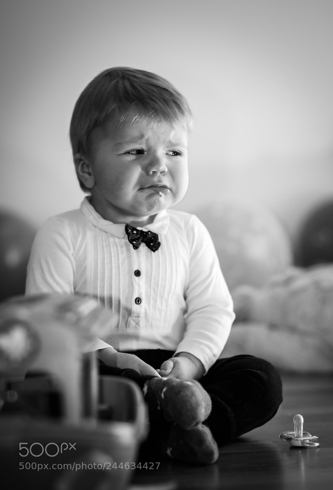 Nikon D600 sample photo. Child crying at photoshoot photography