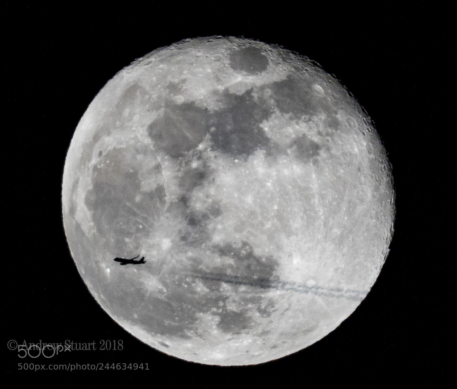 Canon EOS 7D Mark II sample photo. Easyjet airbus aircraft passes photography