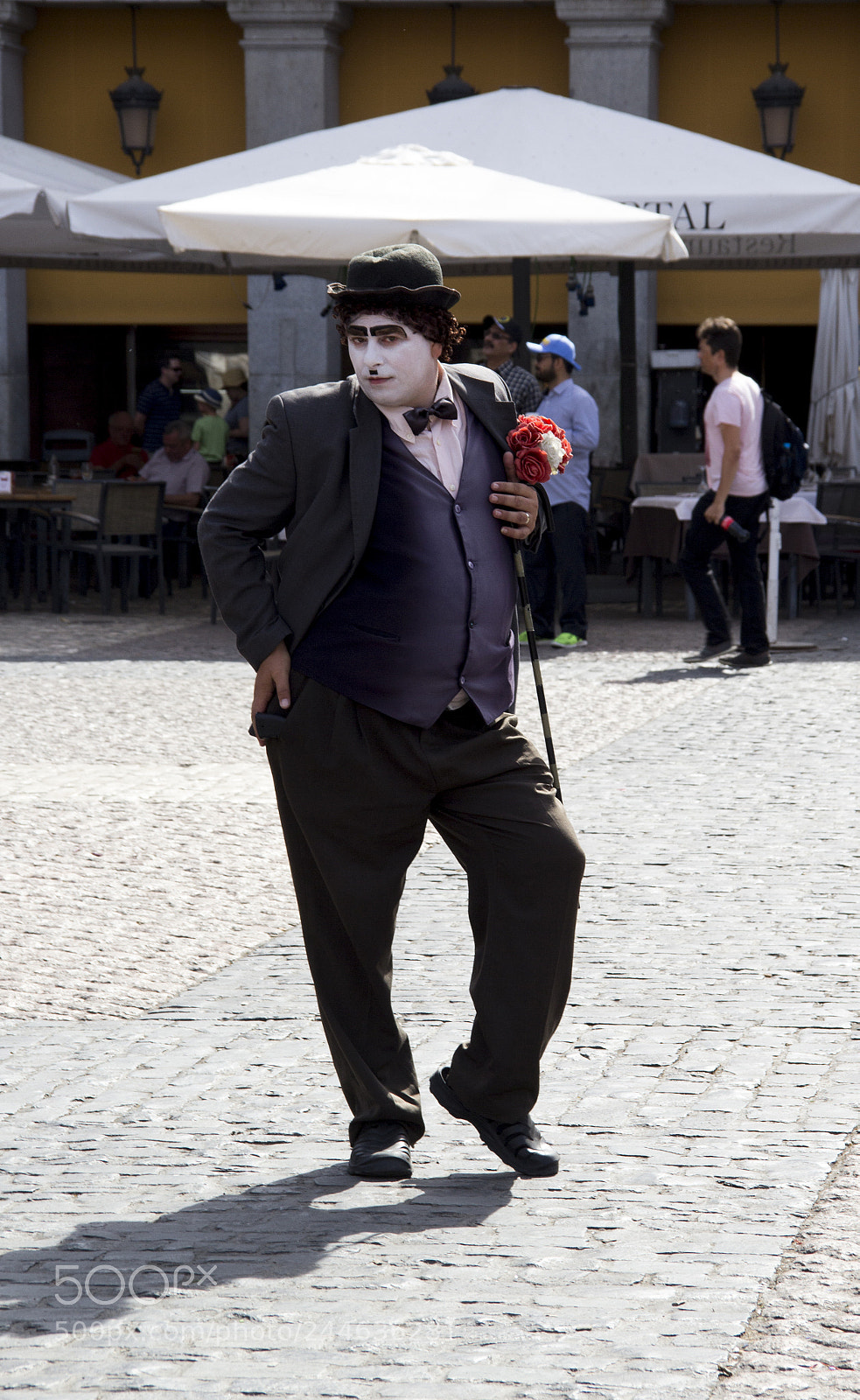 Canon EOS 60D sample photo. Street performer photography