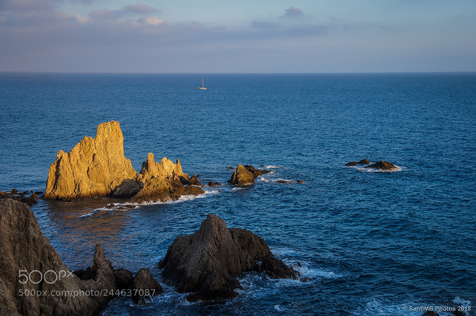 Sony Alpha DSLR-A580 sample photo. Navegando a distancia photography