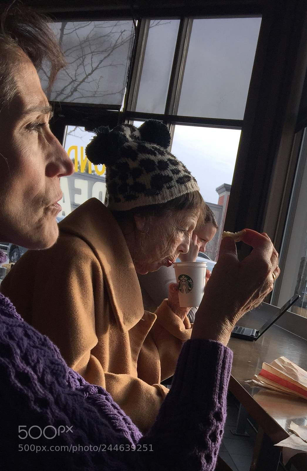 Apple iPhone 6 Plus sample photo. Two friends at starbucks photography