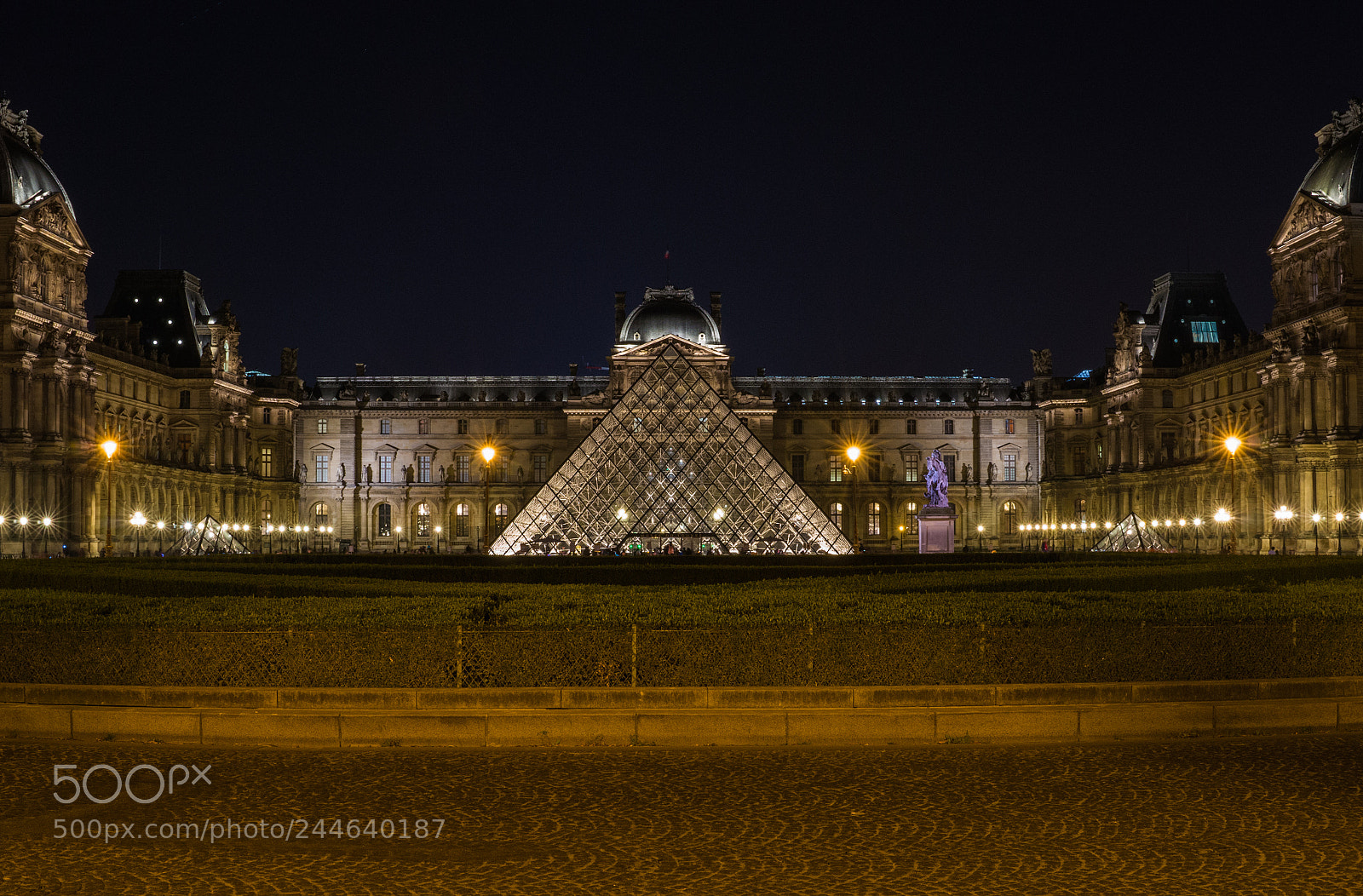 Sony Alpha NEX-5T sample photo. The louvre photography