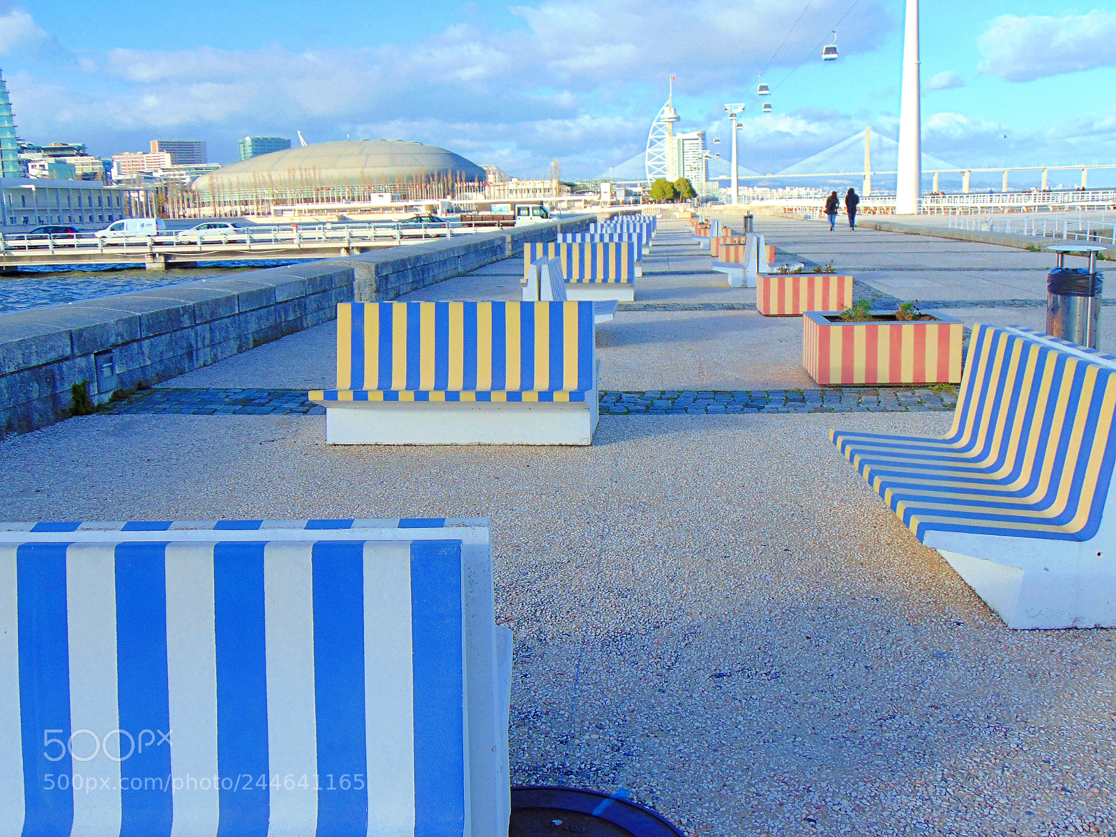 Sony Cyber-shot DSC-H300 sample photo. Bancos de rua em photography