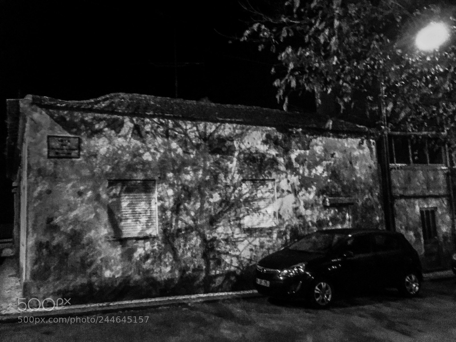 Apple iPhone SE sample photo. Graffiti of shades photography
