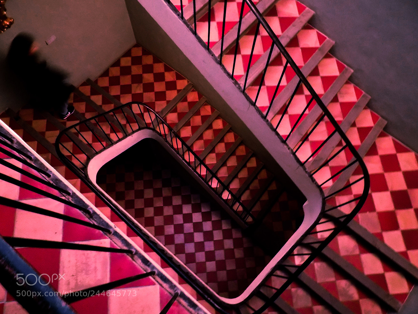 Nikon COOLPIX L330 sample photo. Las escaleras • photography