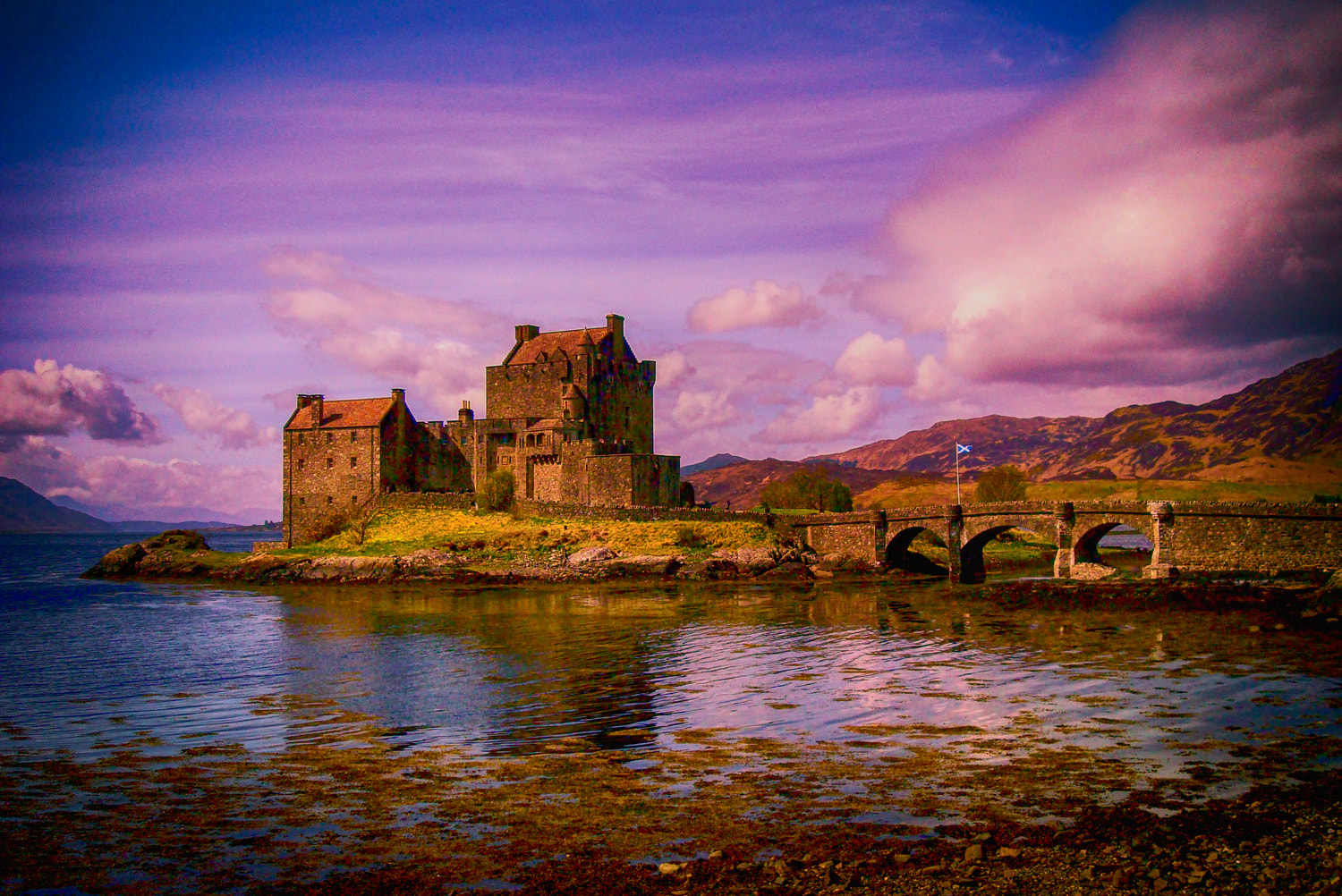 Sony DSC-W80 sample photo. Eilean donan castle photography