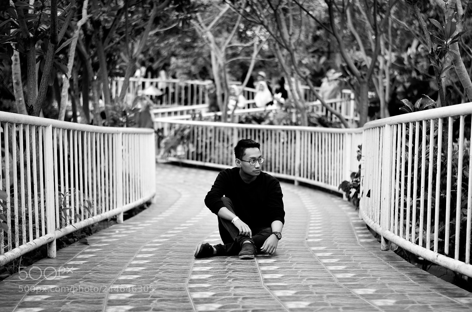 Nikon D5100 sample photo. Menunggu photography