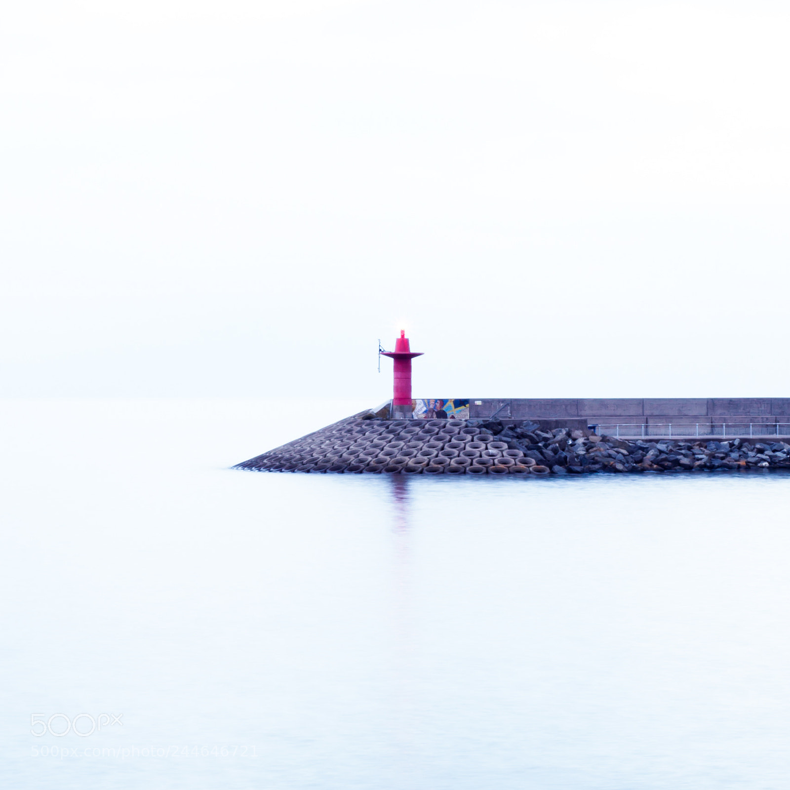 Olympus OM-D E-M10 II sample photo. Lonely lighthouse photography