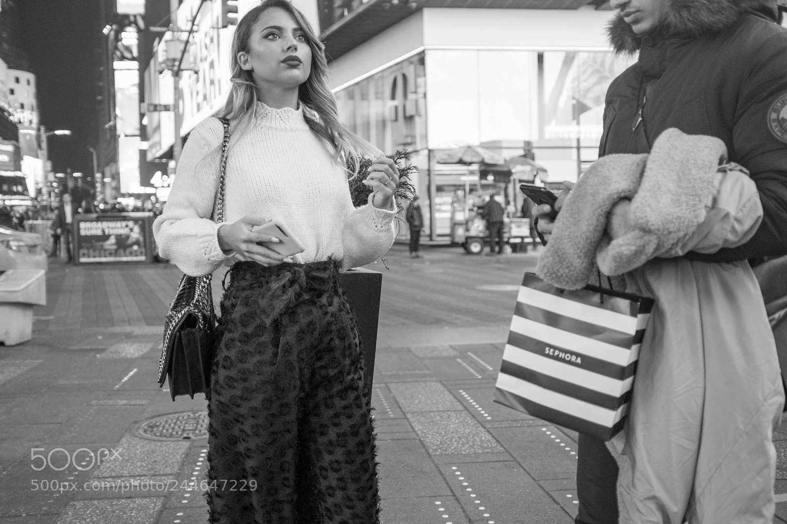 Fujifilm X100F sample photo. Pretty shopper photography