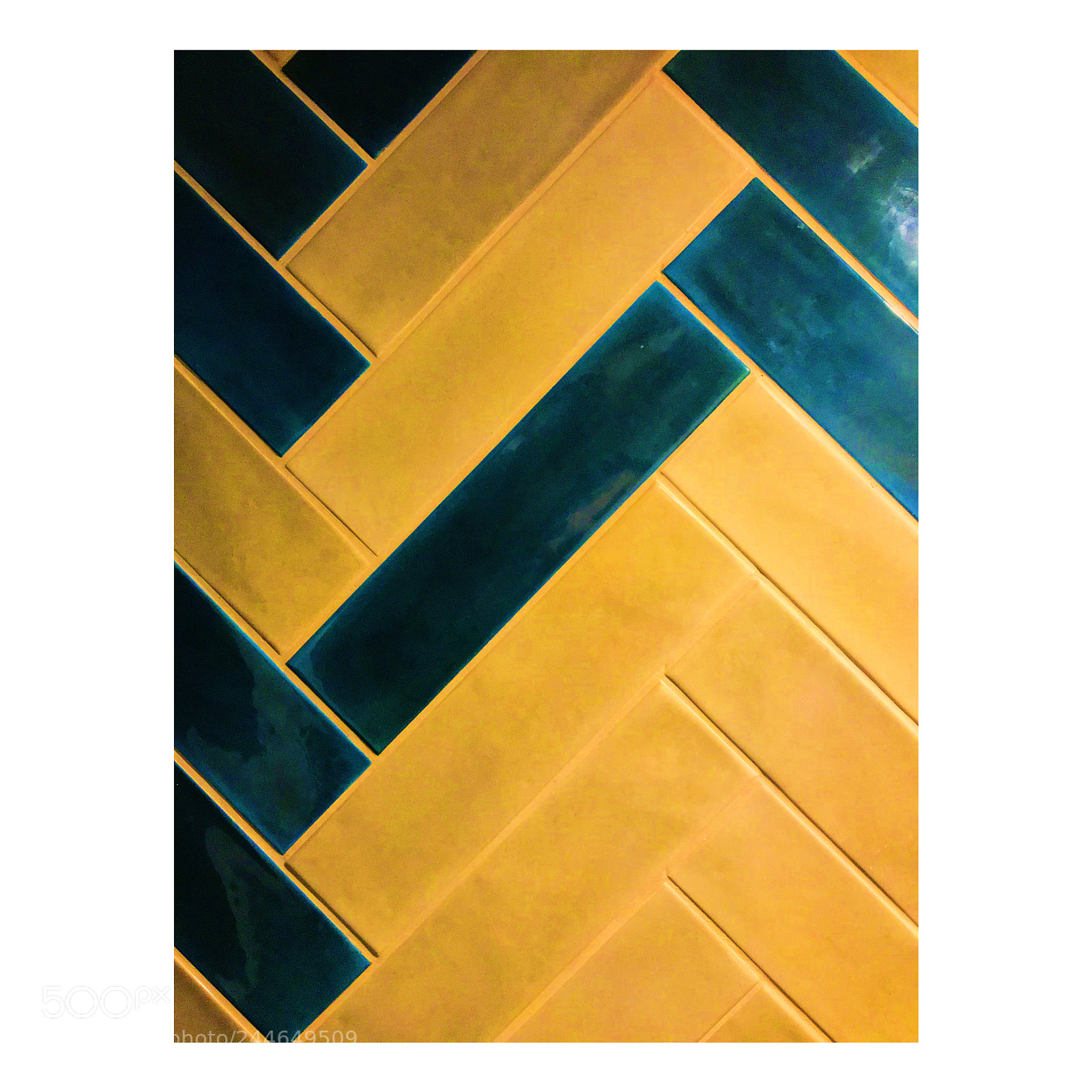 Apple iPhone 7 sample photo. Yellow photography