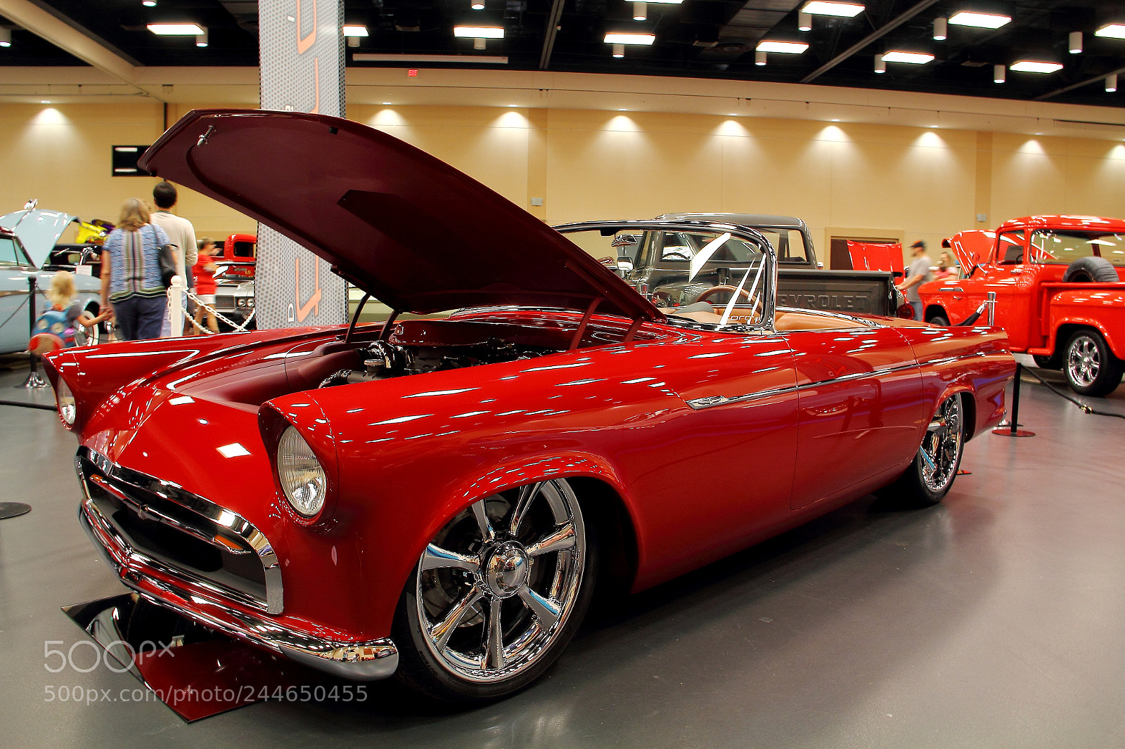 Canon EF-S 18-135mm F3.5-5.6 IS sample photo. Red thunderbird. photography