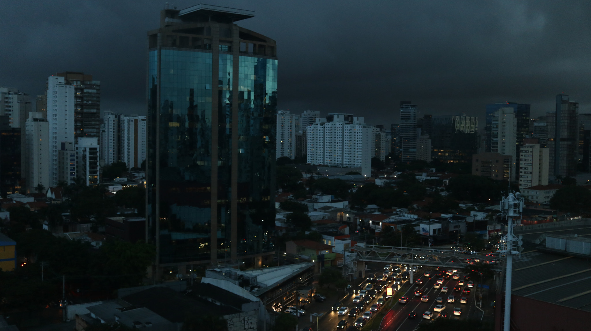 Canon EF-S 24mm F2.8 STM sample photo. Deep night photography