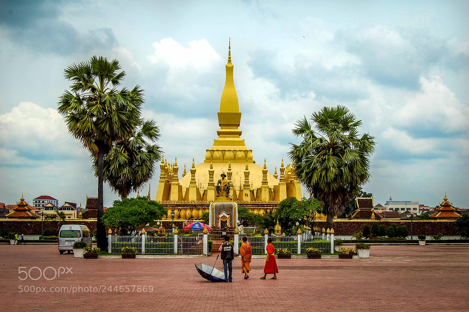 Nikon D40 sample photo. Golden pagoda photography