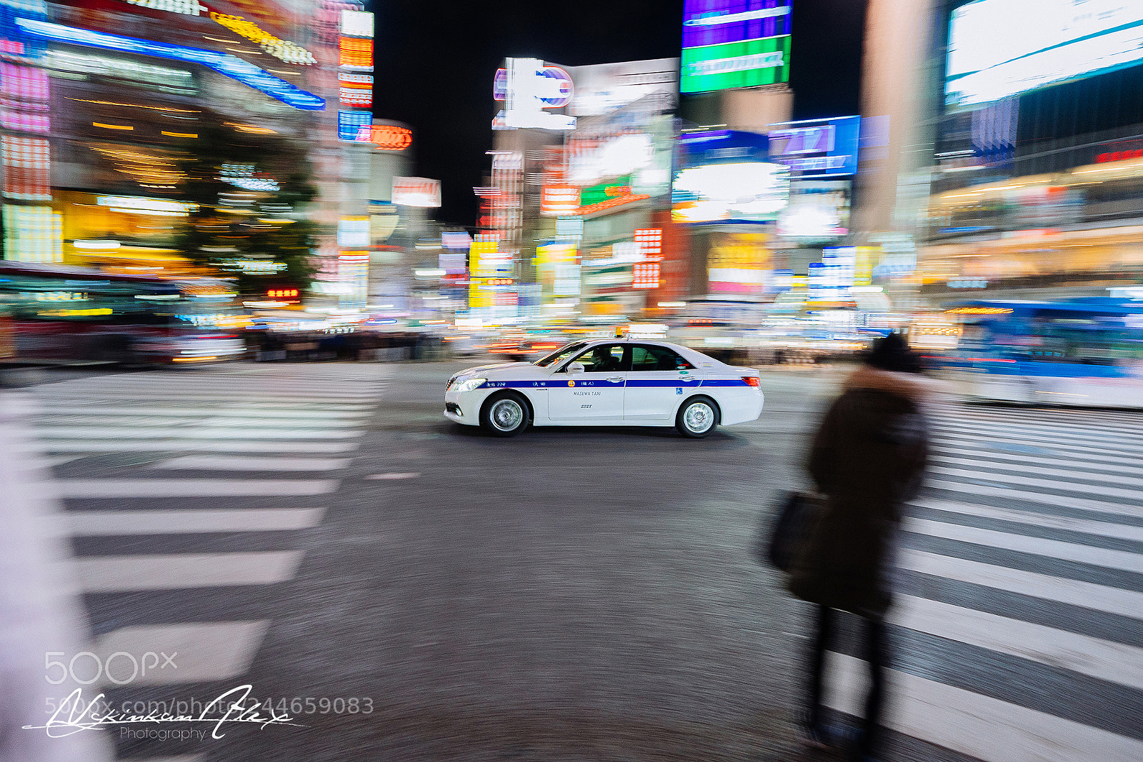Sony a7R II sample photo. 追追趕趕 photography