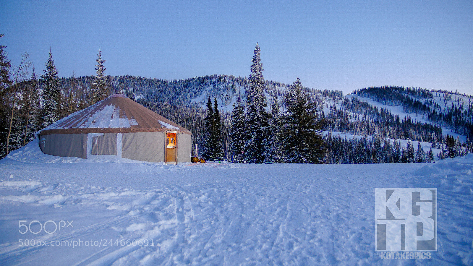 Panasonic Lumix DMC-GH4 sample photo. Hut on the hill photography