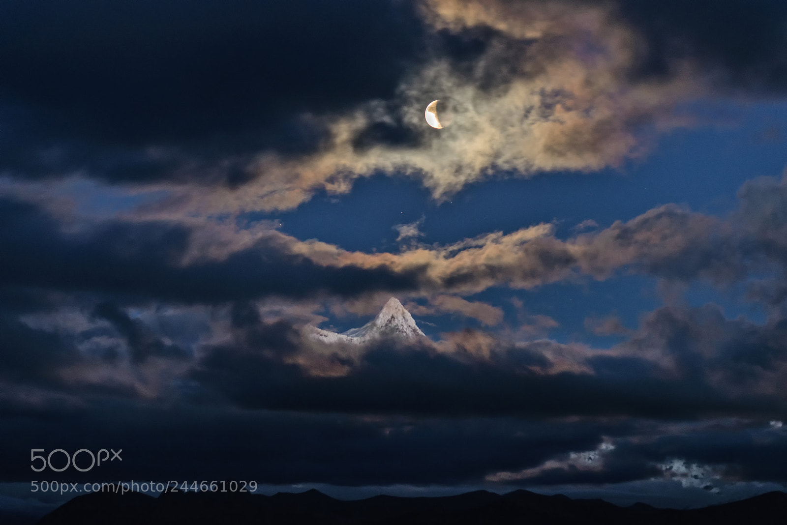 Nikon D800 sample photo. Moon and peak 南峰月全食 photography