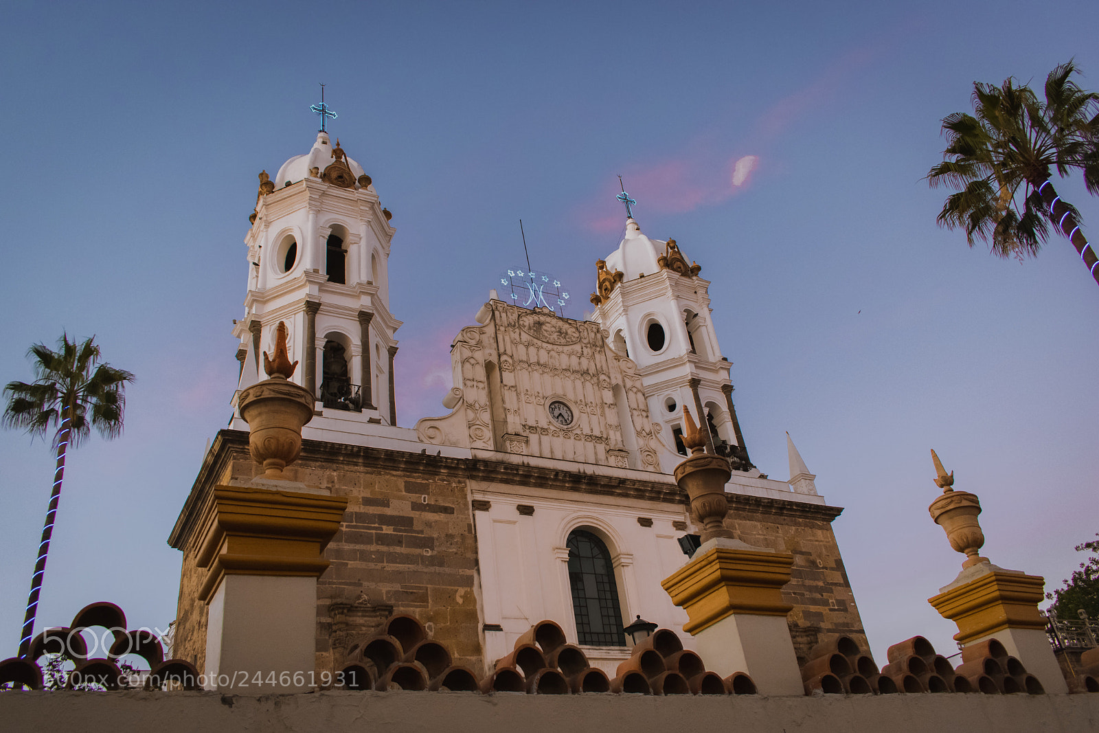 Nikon D5600 sample photo. Iglesia de san pedro photography