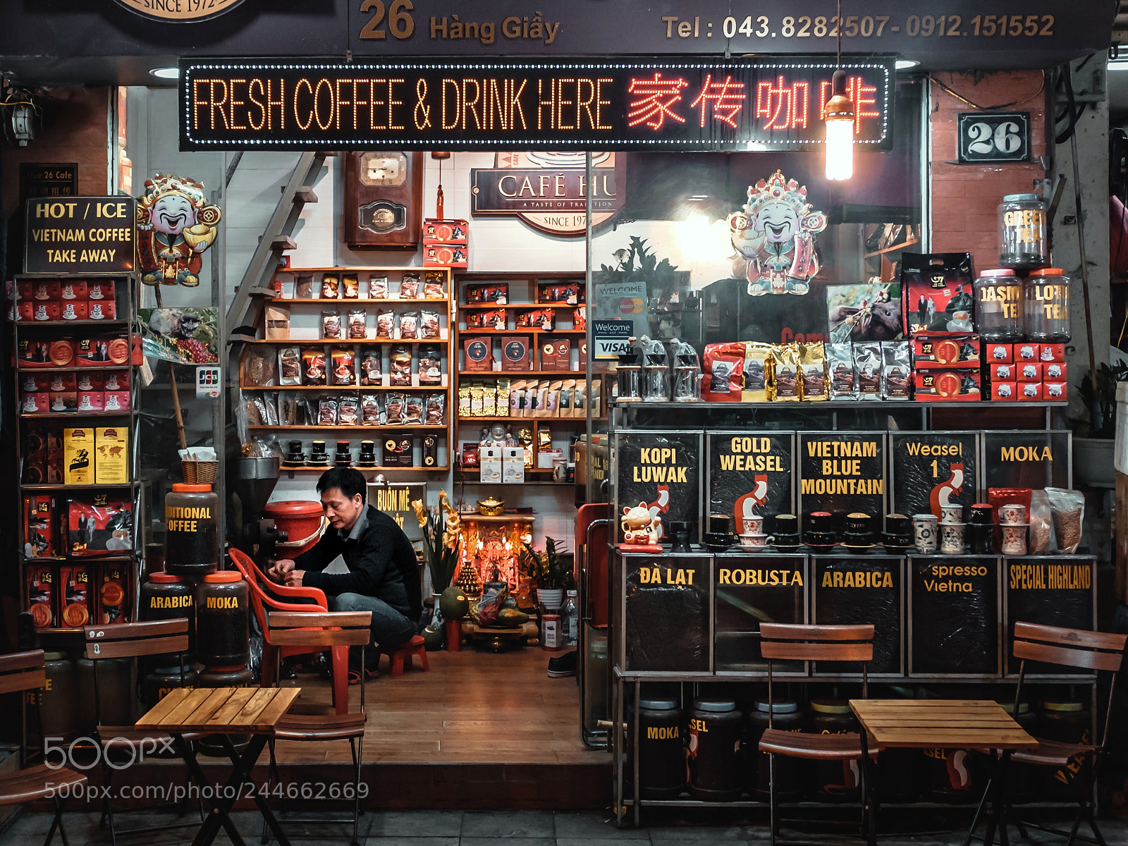 Fujifilm X100T sample photo. Coffee stand photography