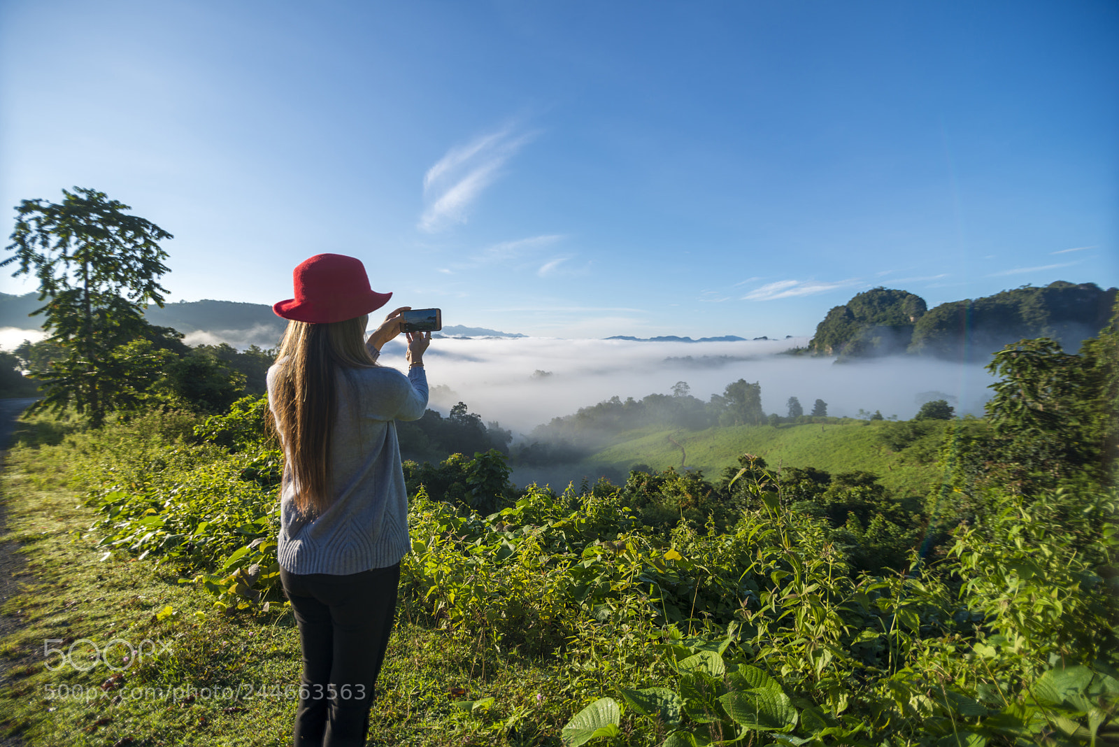Nikon D800 sample photo. Traveler woman wearing hat photography