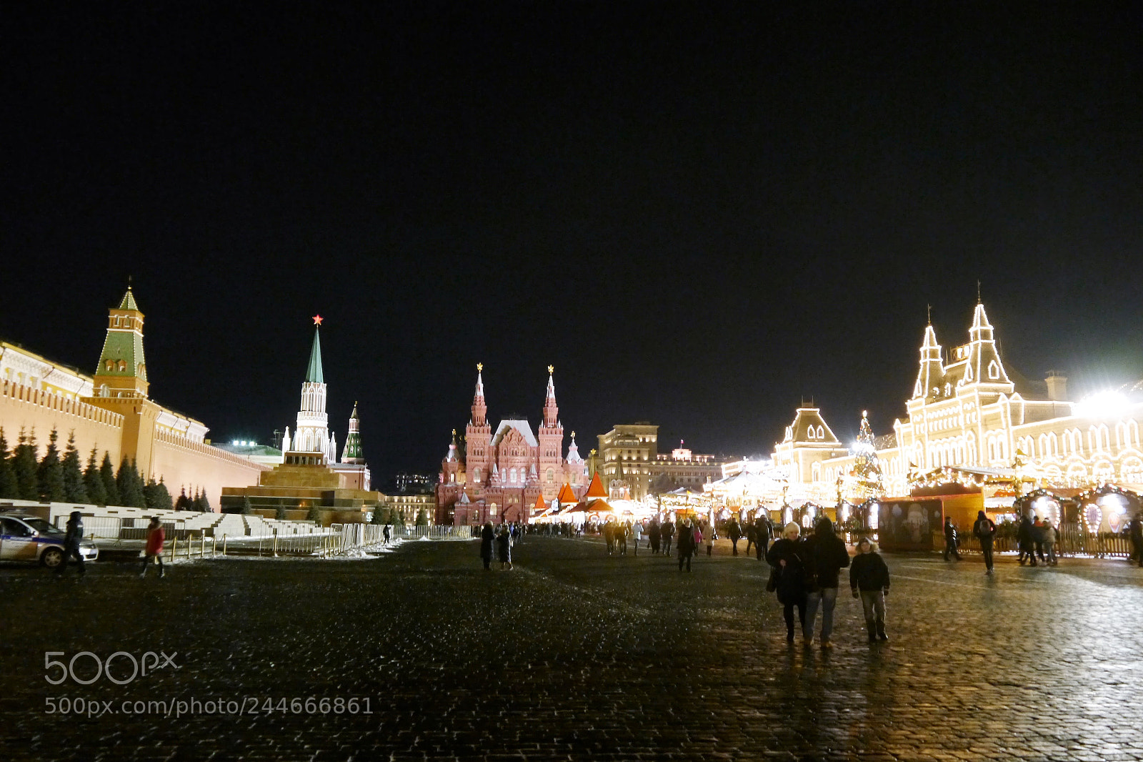 Panasonic Lumix DMC-G5 sample photo. Red square photography