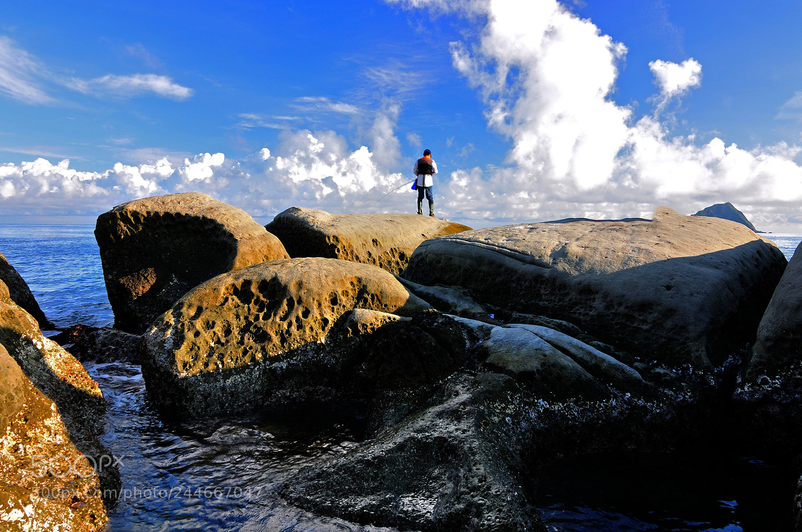 Nikon D90 sample photo. 巨石與釣客 photography