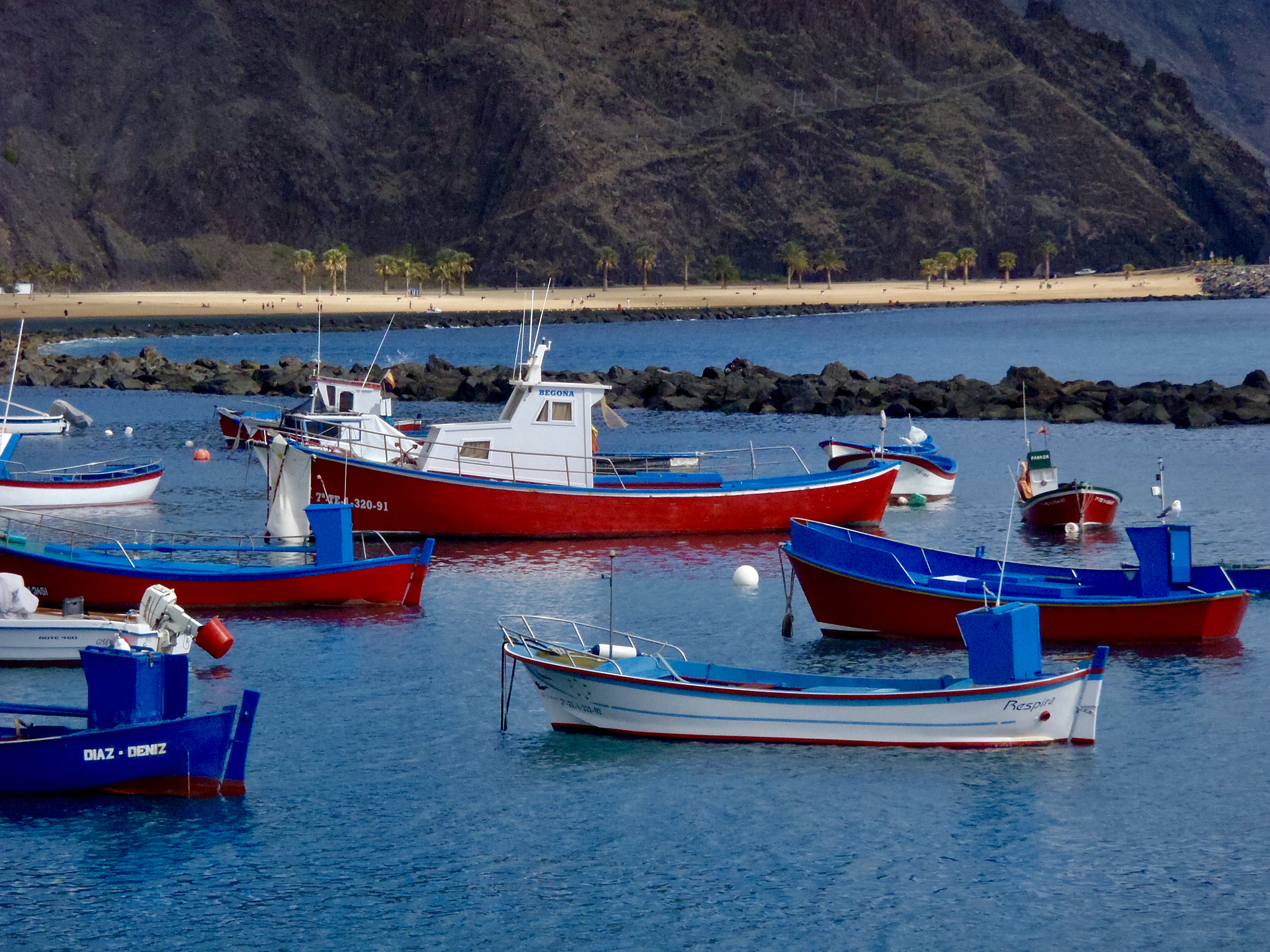 Olympus uTough-8010 sample photo. Fishermen boats. photography