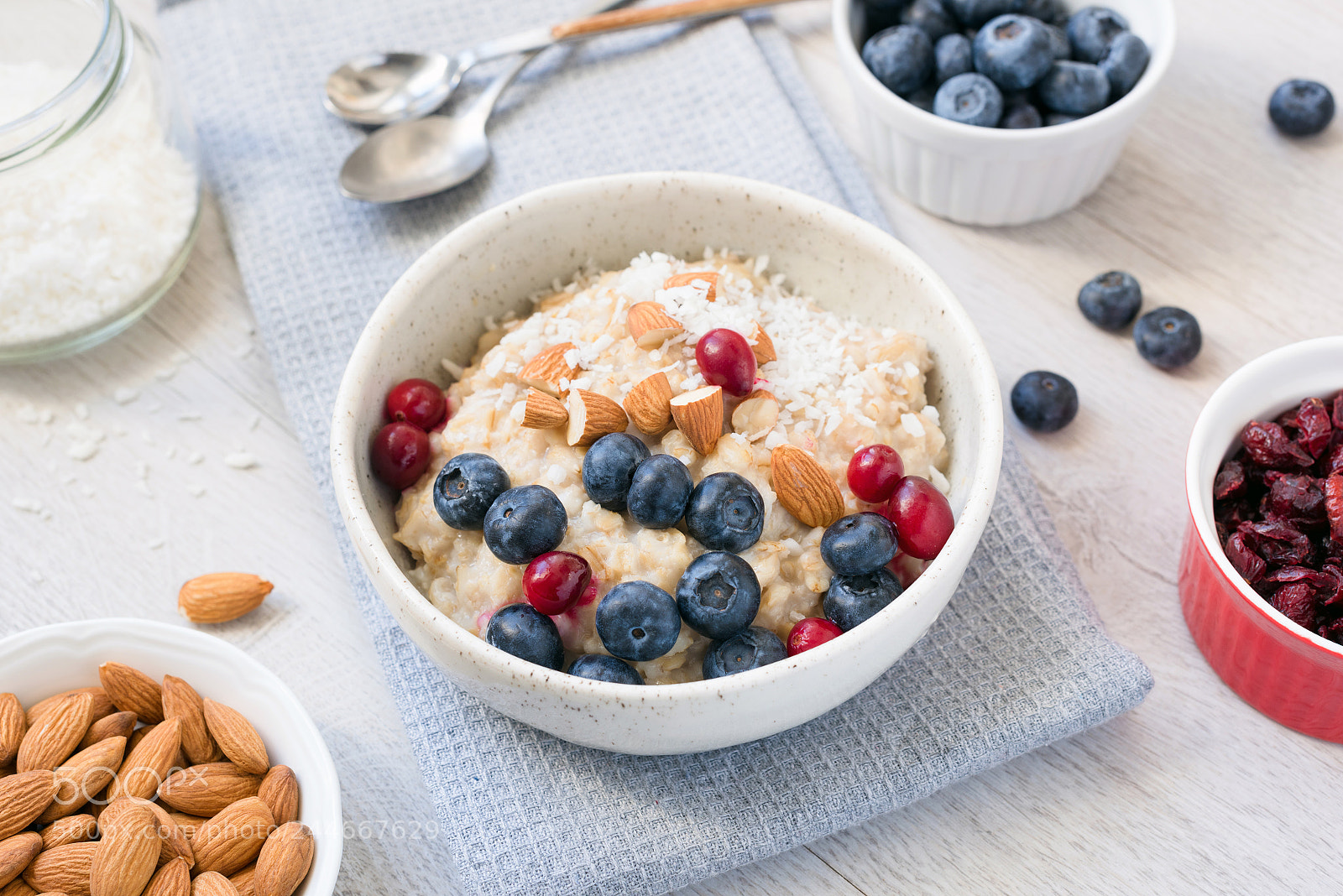 Nikon D810 sample photo. Oatmeal porridge bowl wtih photography