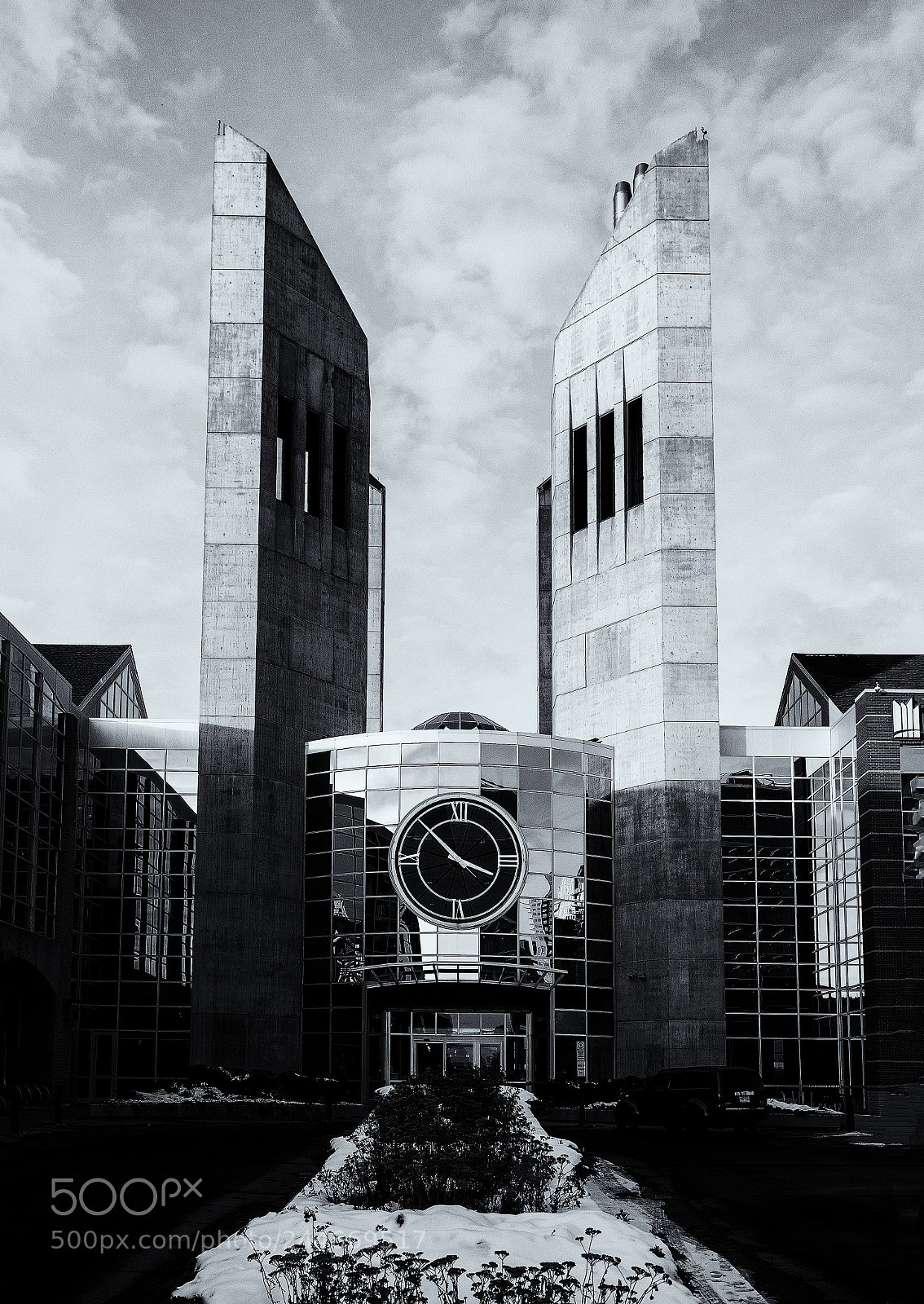 Olympus OM-D E-M1 Mark II sample photo. Macewan university tower photography