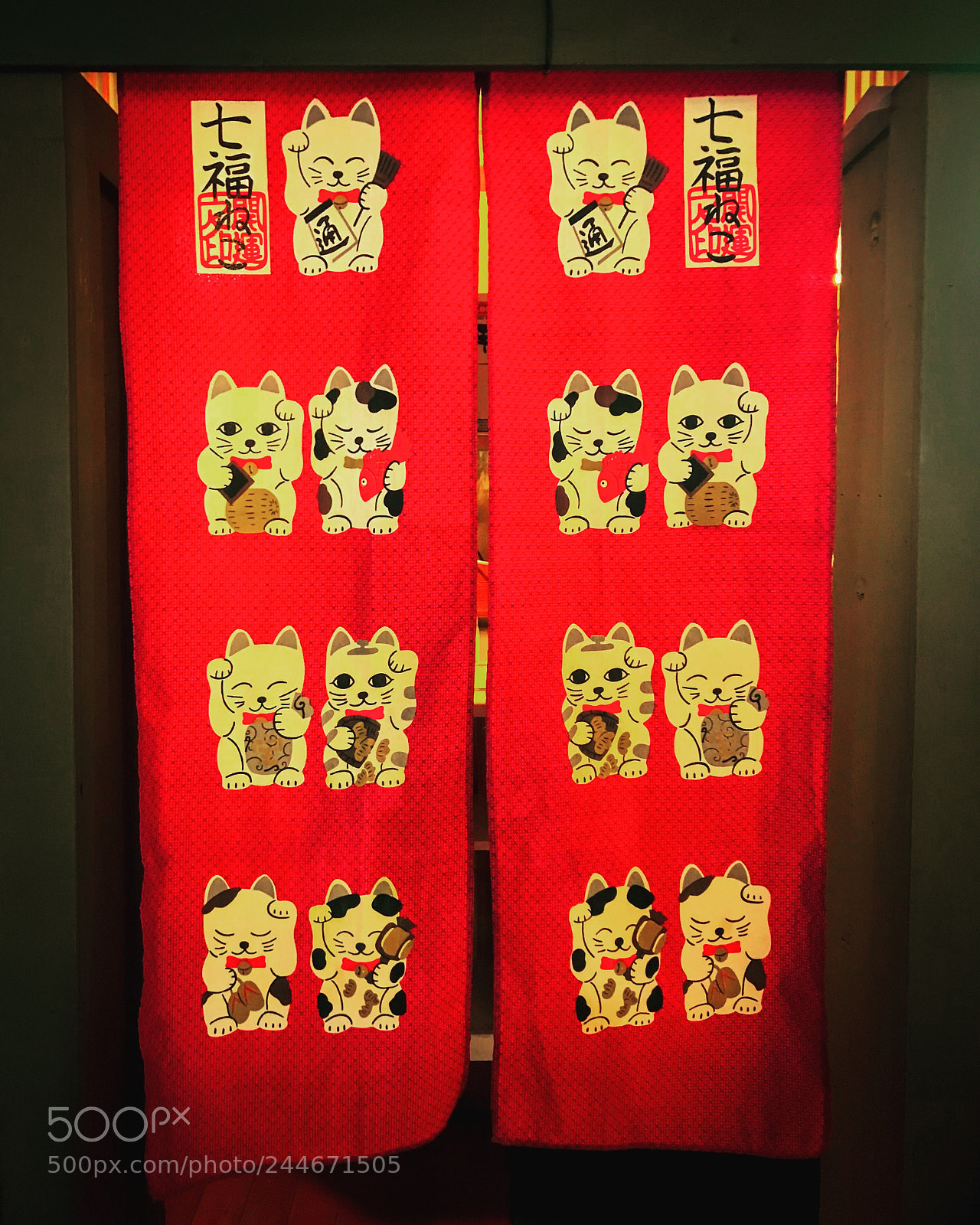 Apple iPhone 7 Plus sample photo. Maneki neko photography
