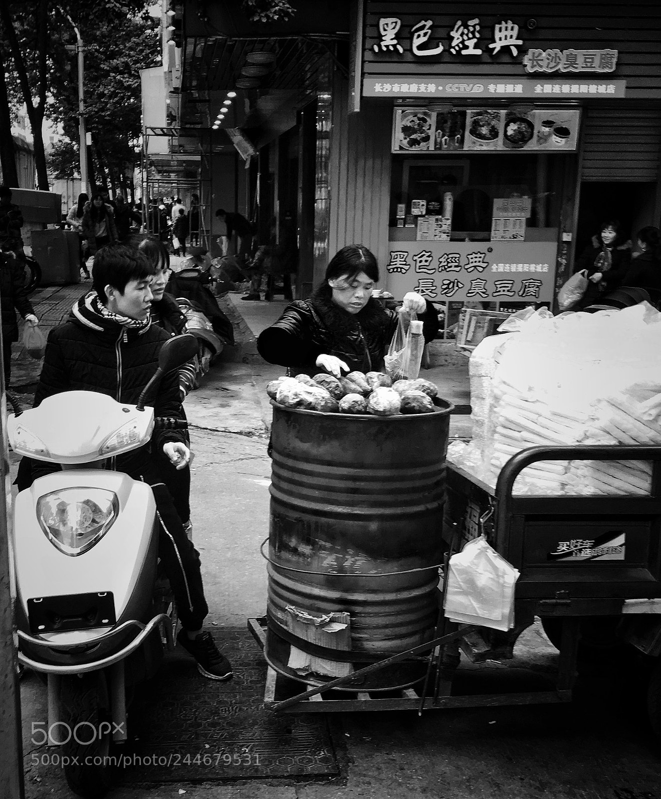 Apple iPhone SE sample photo. Seller photography