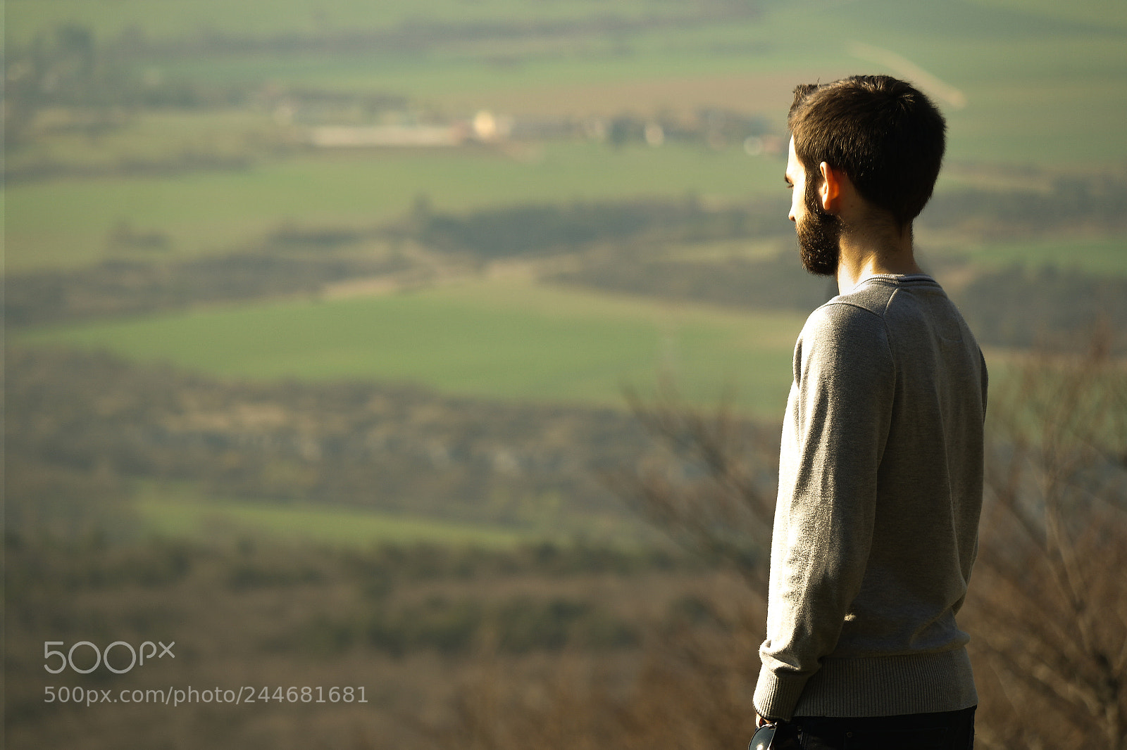 Samsung NX2000 sample photo. Look far ahead photography