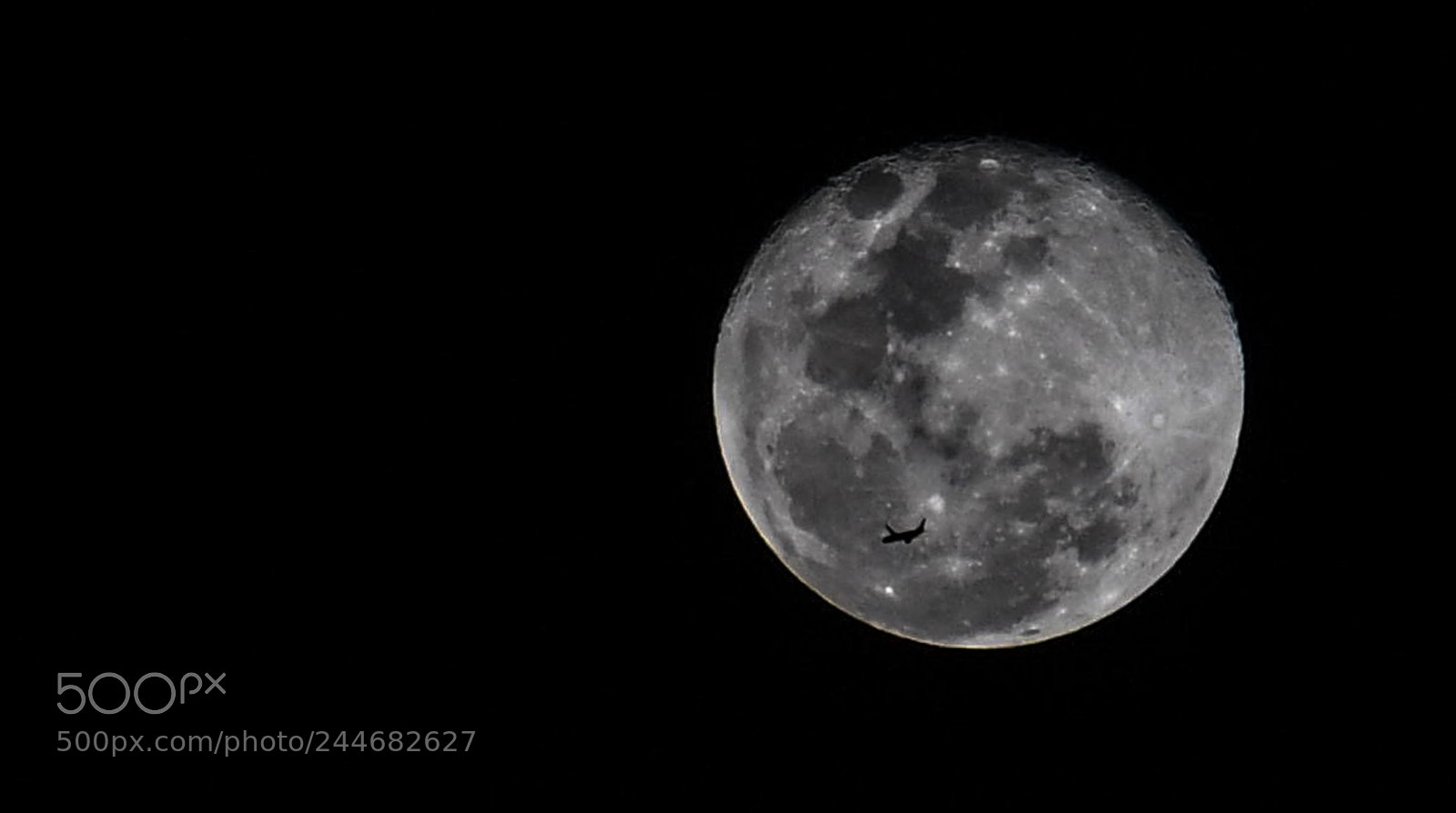 Nikon D5 sample photo. Moon plane photography