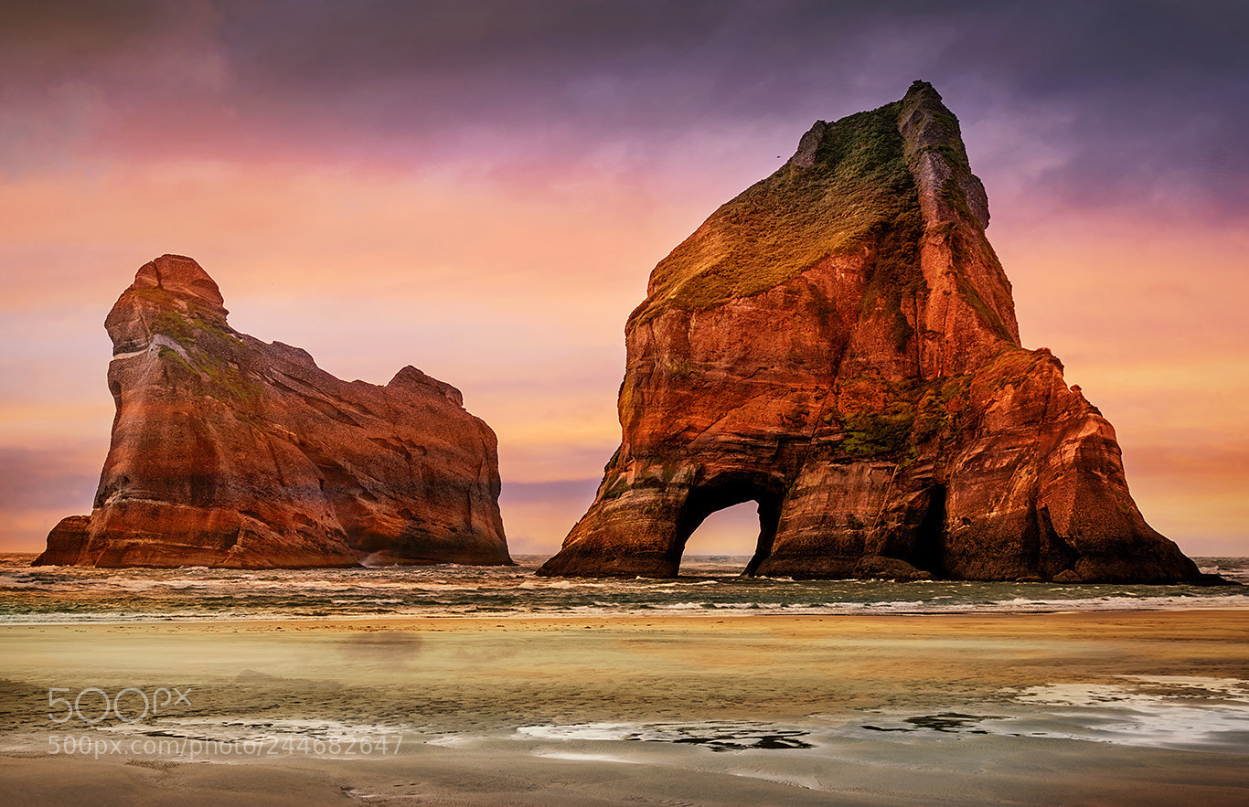 Sony a7R II sample photo. Rock on the beach photography