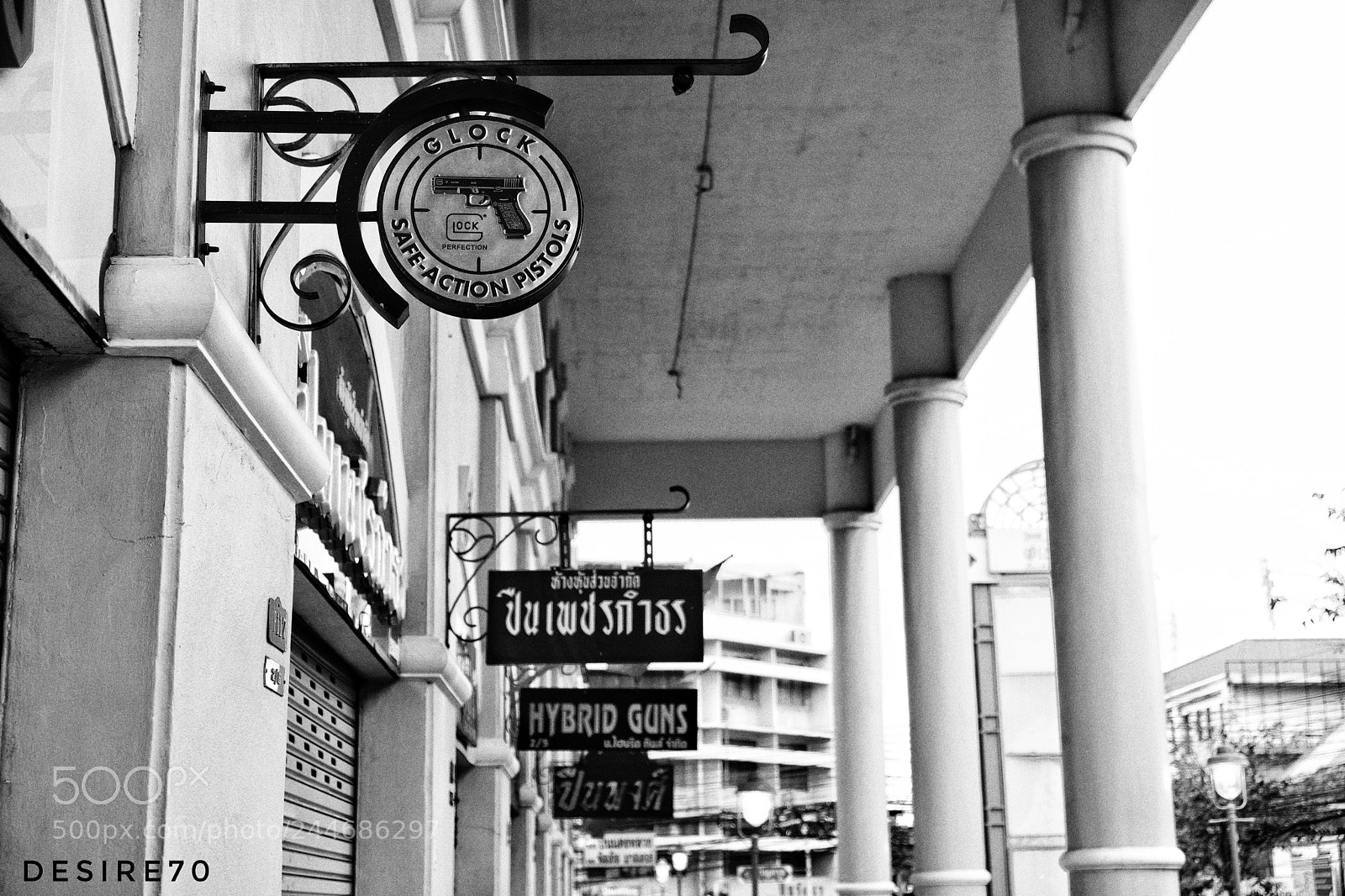 Fujifilm X-T20 sample photo. Shot in the dark photography