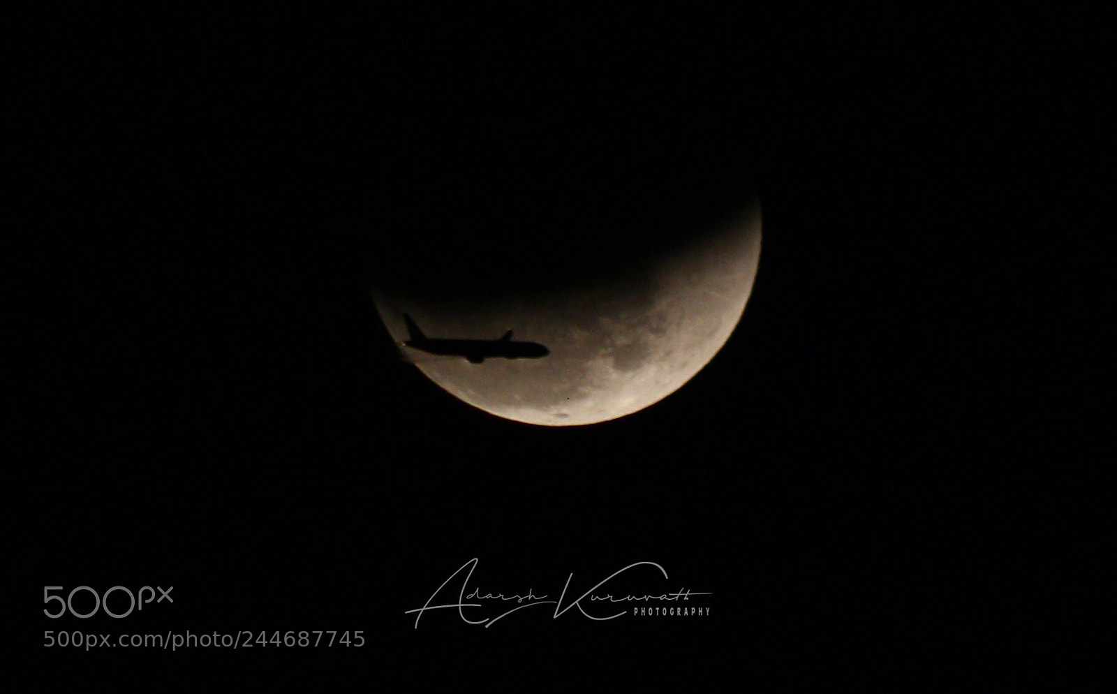 Canon EOS 650D (EOS Rebel T4i / EOS Kiss X6i) sample photo. Aeroplane over lunar eclipse photography