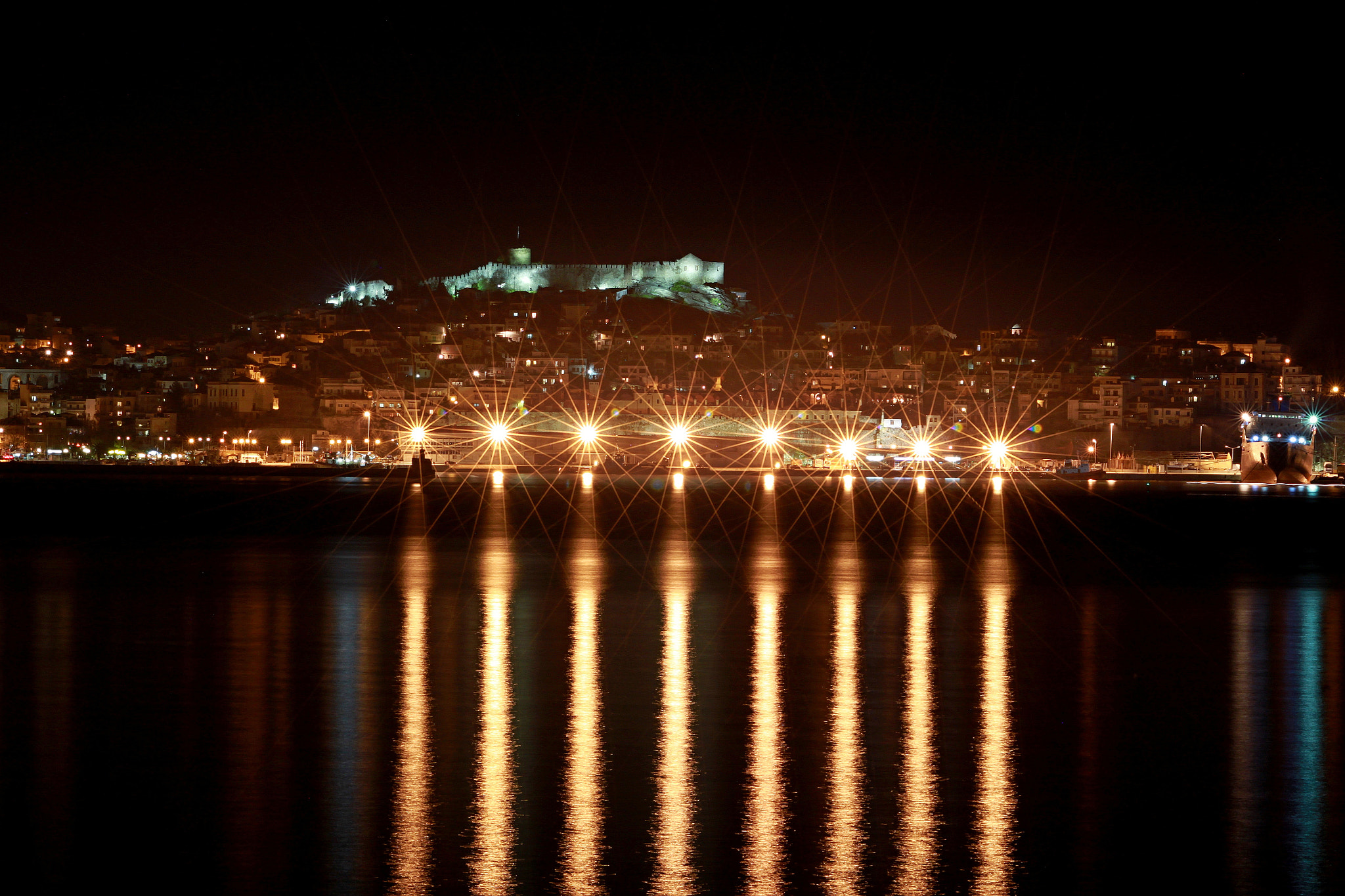 Canon EOS 500D (EOS Rebel T1i / EOS Kiss X3) + Sigma 70-300mm F4-5.6 APO DG Macro sample photo. Λιμανι της Καβαλας.....by night photography