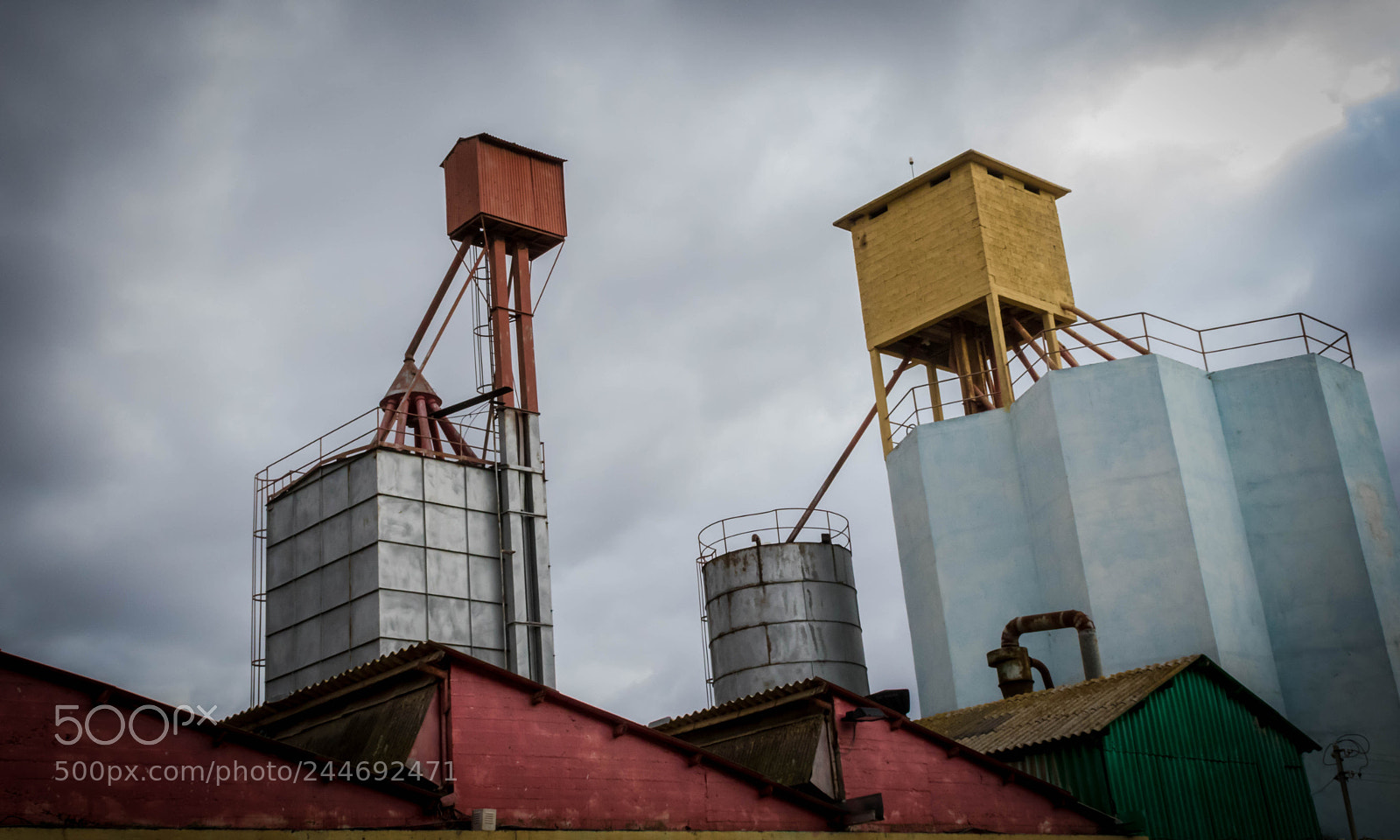 Canon EOS 200D (EOS Rebel SL2 / EOS Kiss X9) sample photo. A colorful grain warehouse photography