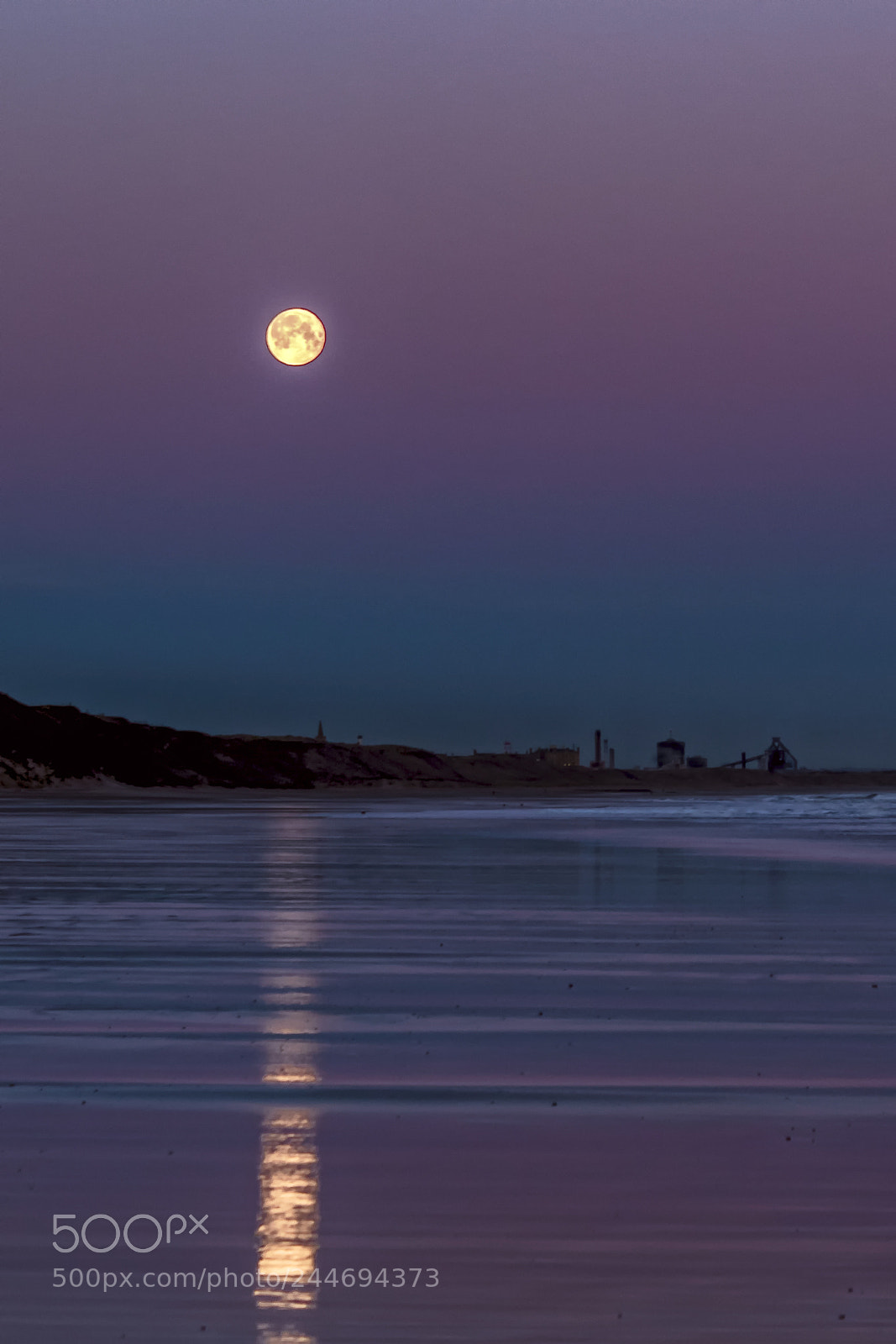 Canon EOS 1200D (EOS Rebel T5 / EOS Kiss X70 / EOS Hi) sample photo. Super moon over saltburn-by-the-sea photography