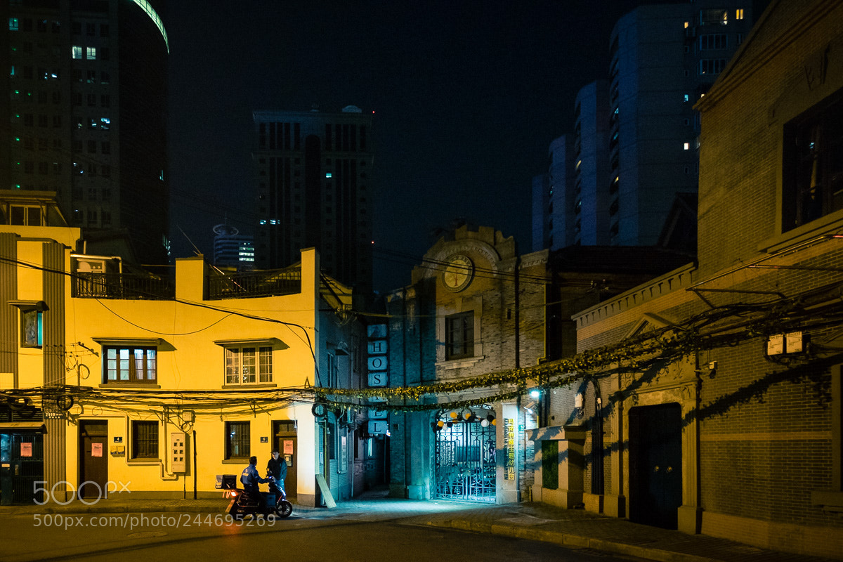 Fujifilm X-T1 sample photo. Outside the hostel. photography