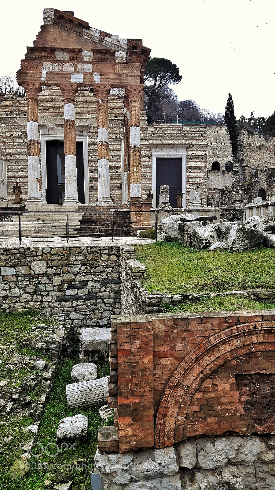 Samsung Galaxy S5 Neo sample photo. Brescia capitolium photography