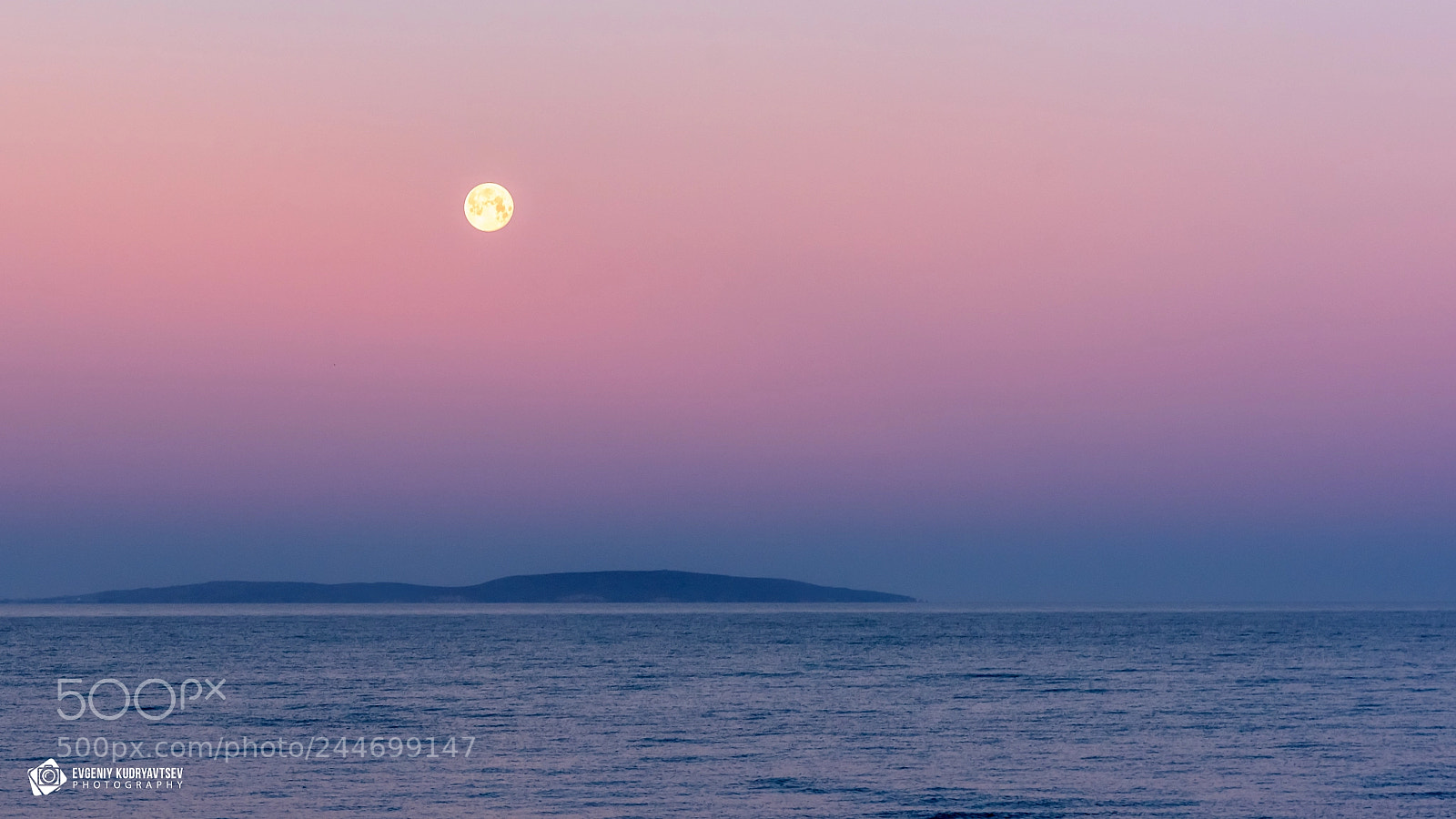 Nikon D810 sample photo. Moon set photography