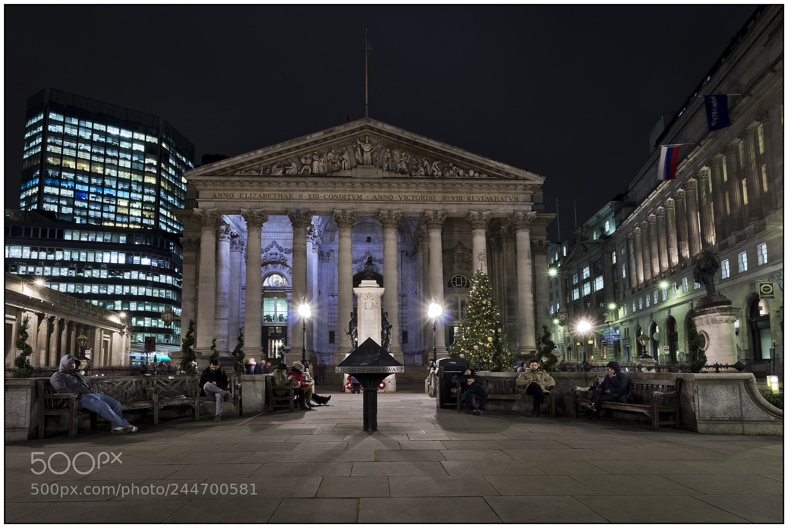 Canon EOS M6 sample photo. Winter in the city photography