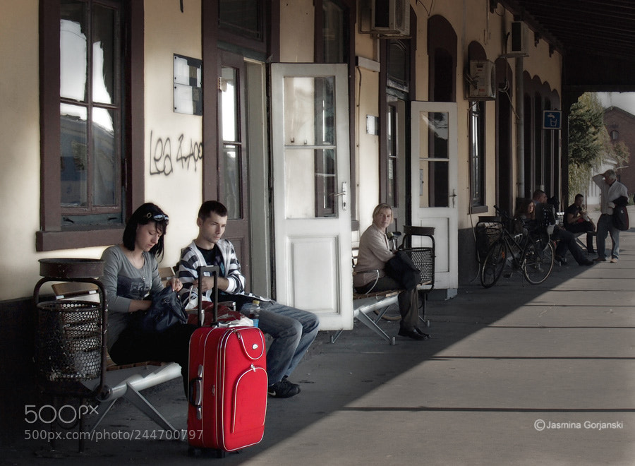 Olympus E-5 sample photo. Red suitcase photography