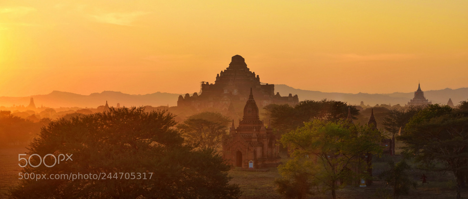 Nikon D5500 sample photo. Bagan pagodas at sunset photography
